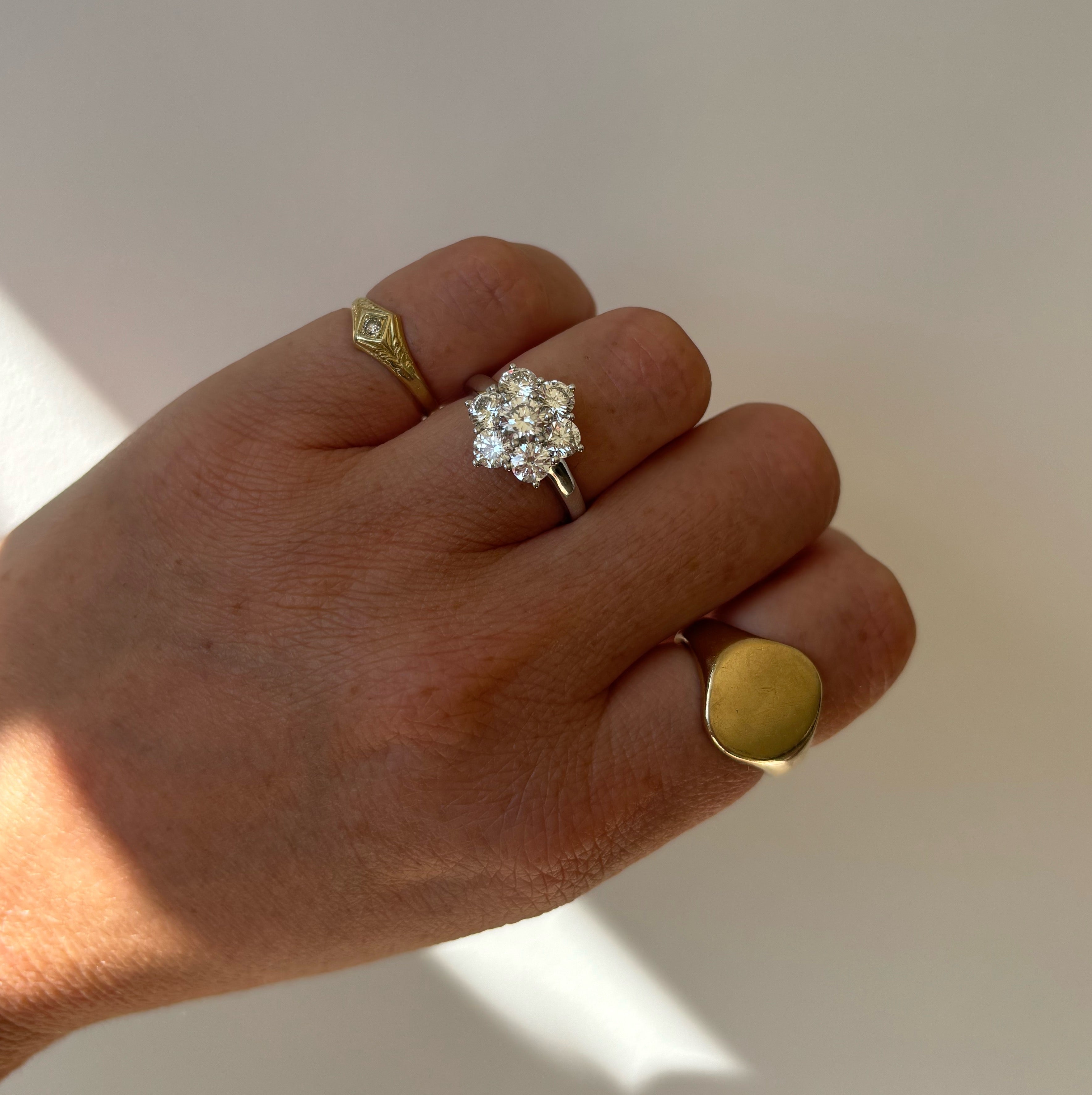 18ct white gold 2.14ct diamond flower ring