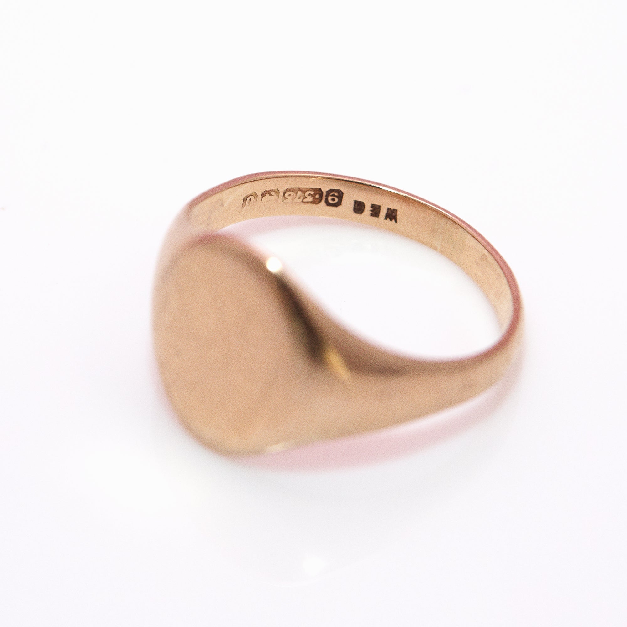 9ct gold oval vintage signet ring (suitable for engraving)