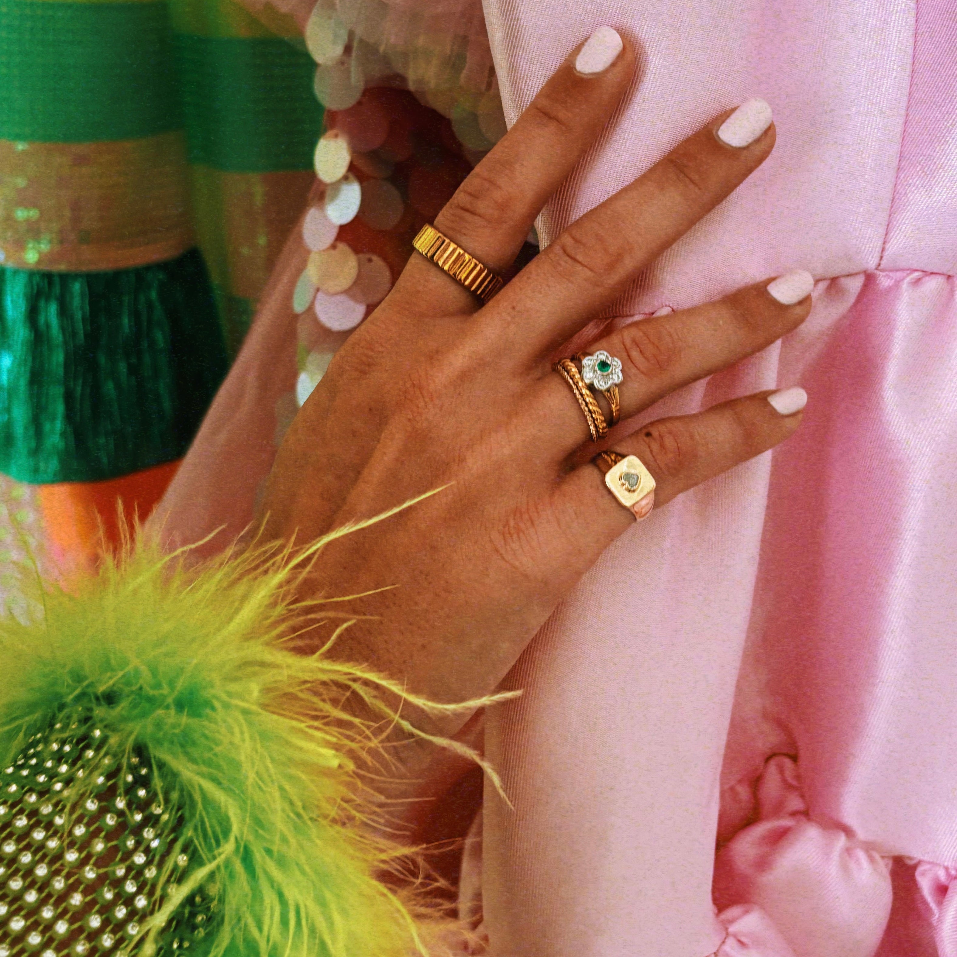 9ct gold 0.31ct heart-shaped diamond vintage square signet ring