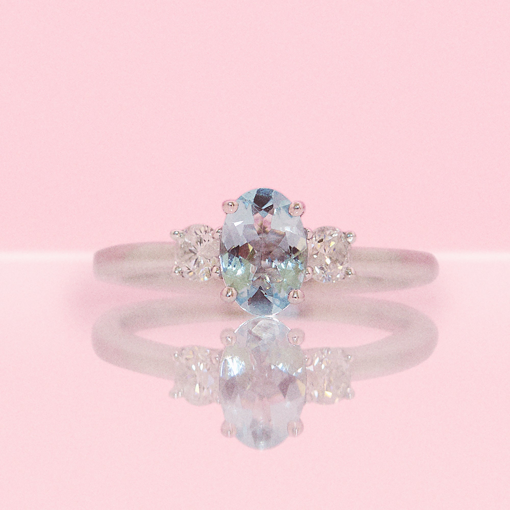 9ct white gold 0.66ct aquamarine and 0.29ct diamond ring