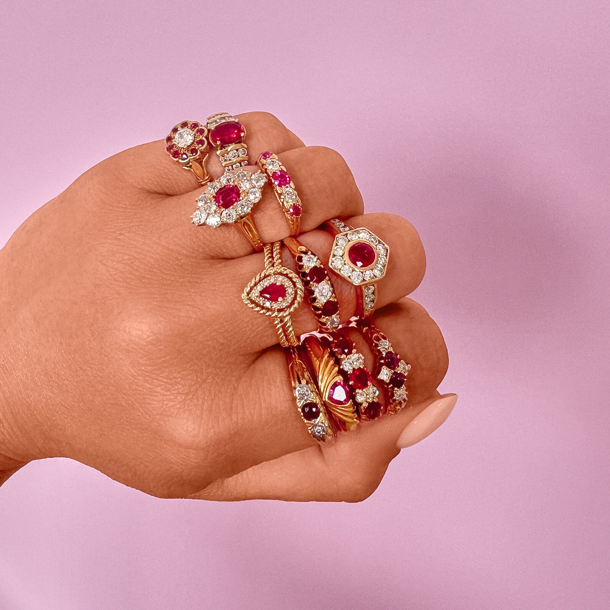 18ct gold ring set with a ruby and diamonds