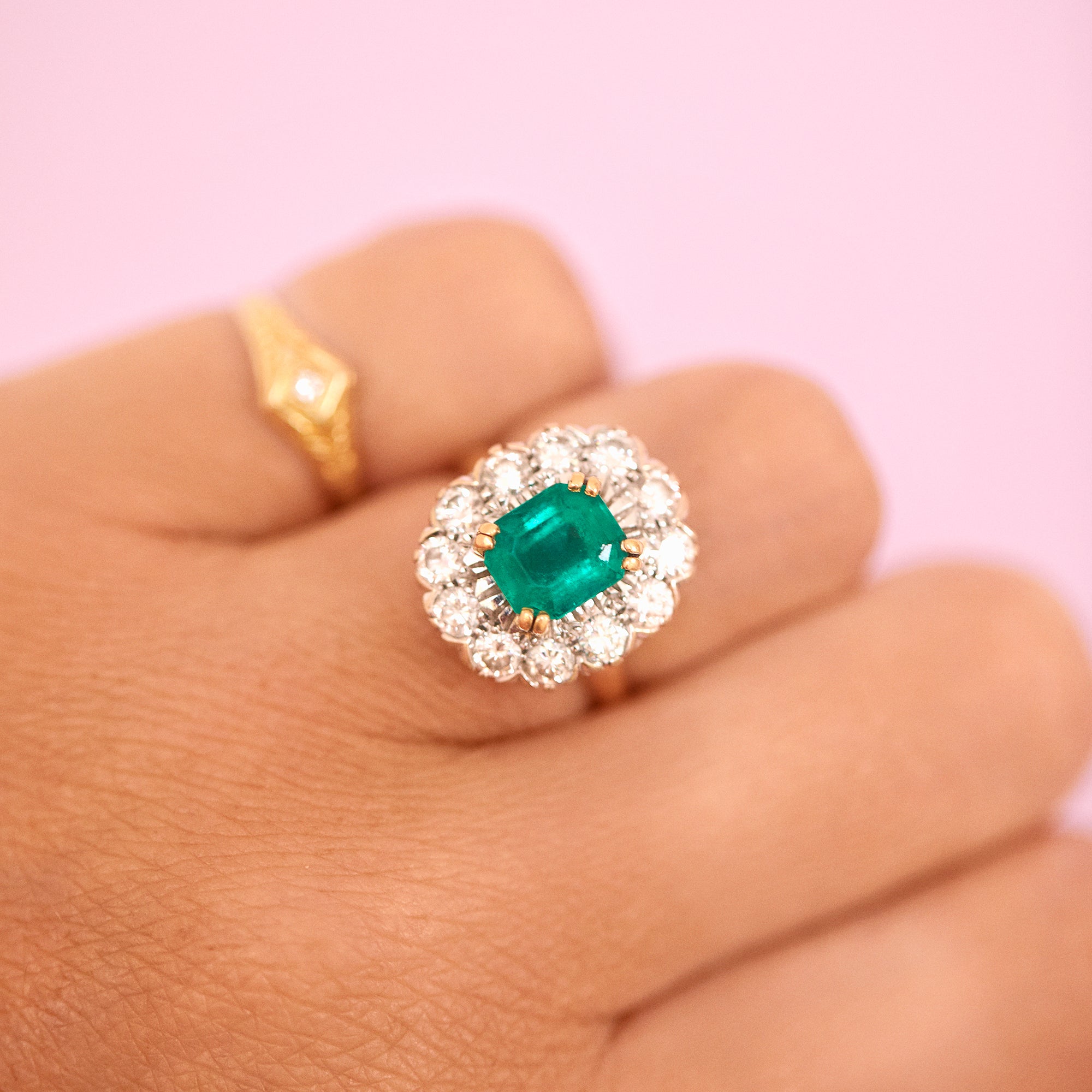 18ct gold emerald and diamond cluster ring