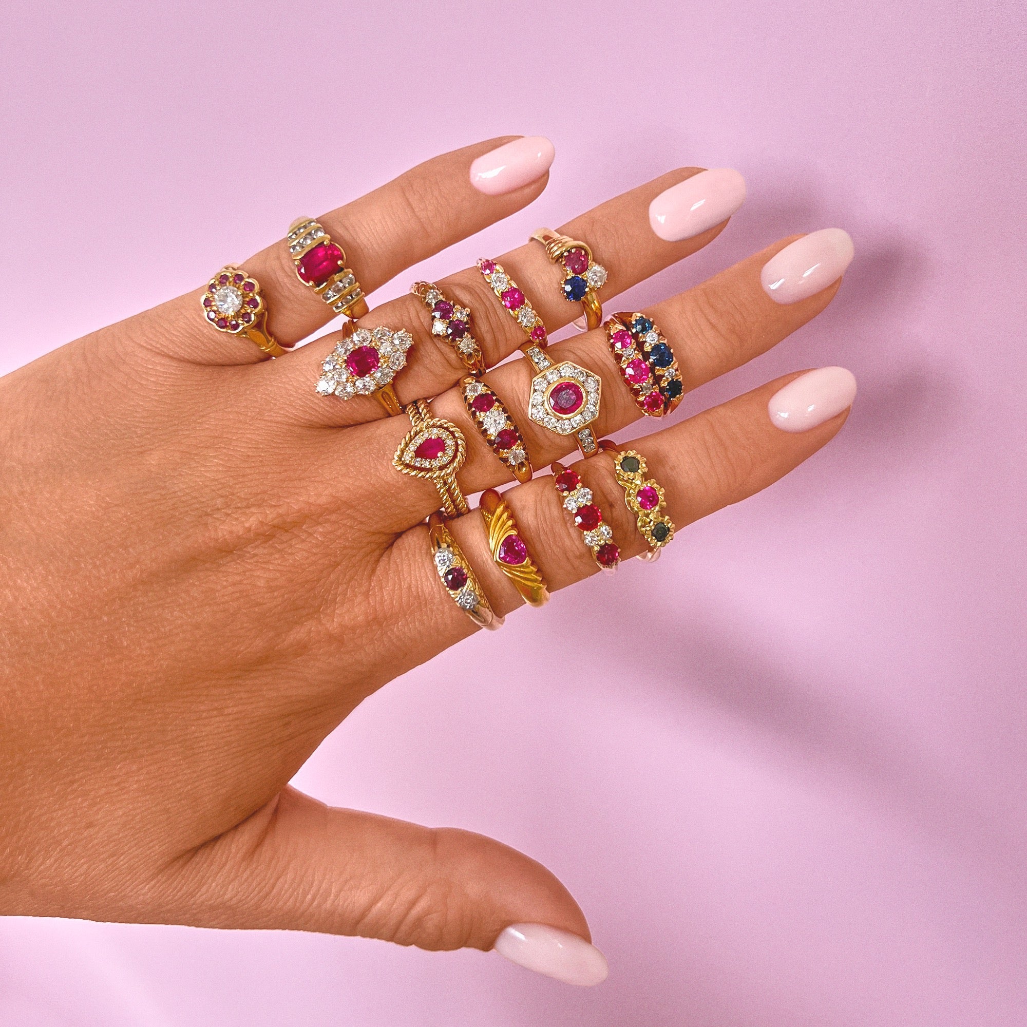 18ct gold ring set with a ruby and diamonds
