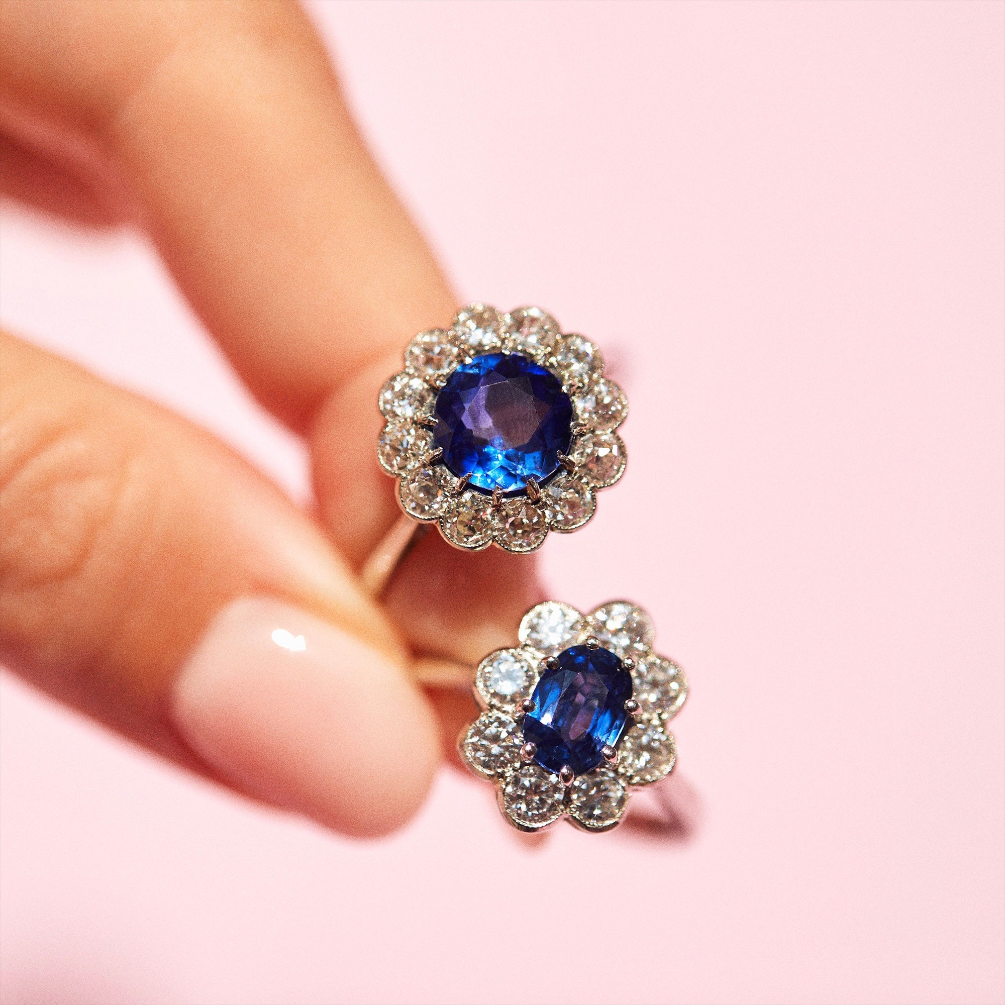 Platinum ring with a sapphire and diamonds