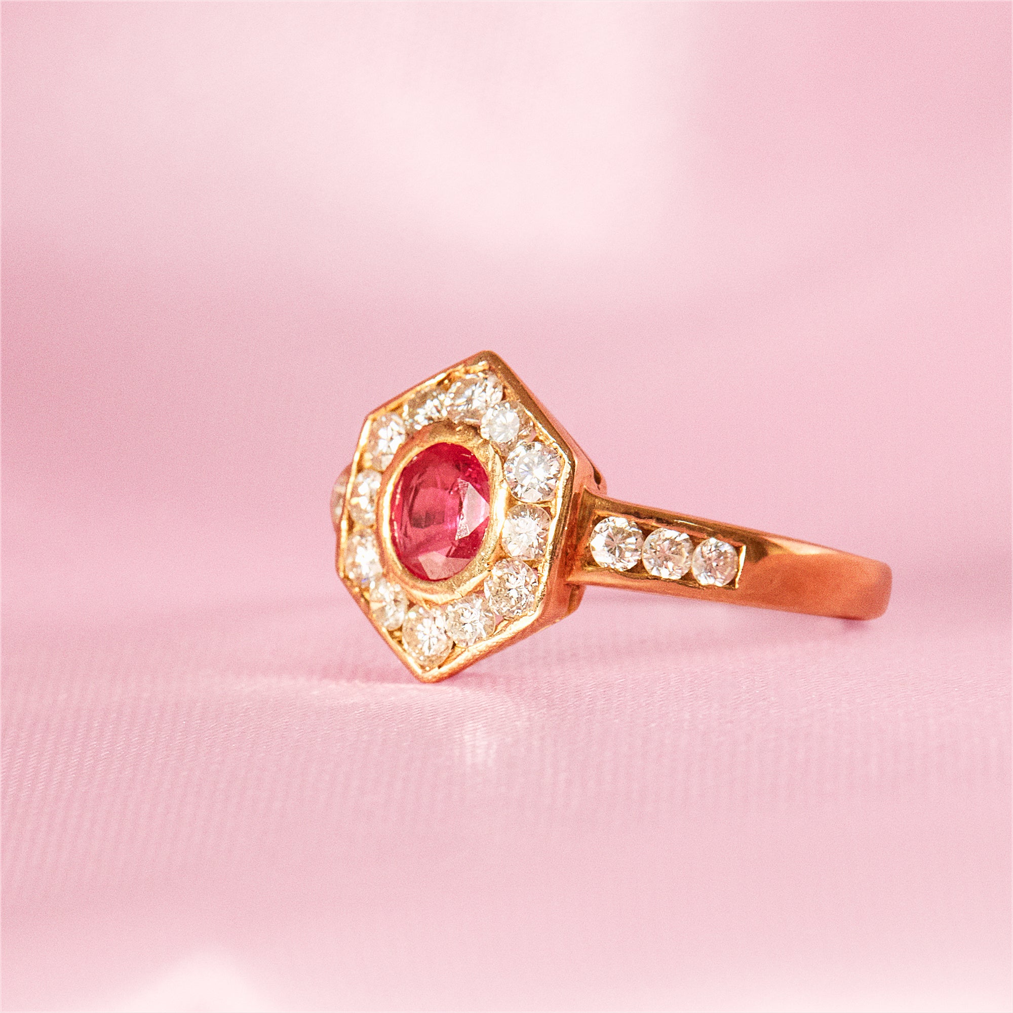 18ct gold ring set with a ruby and diamonds