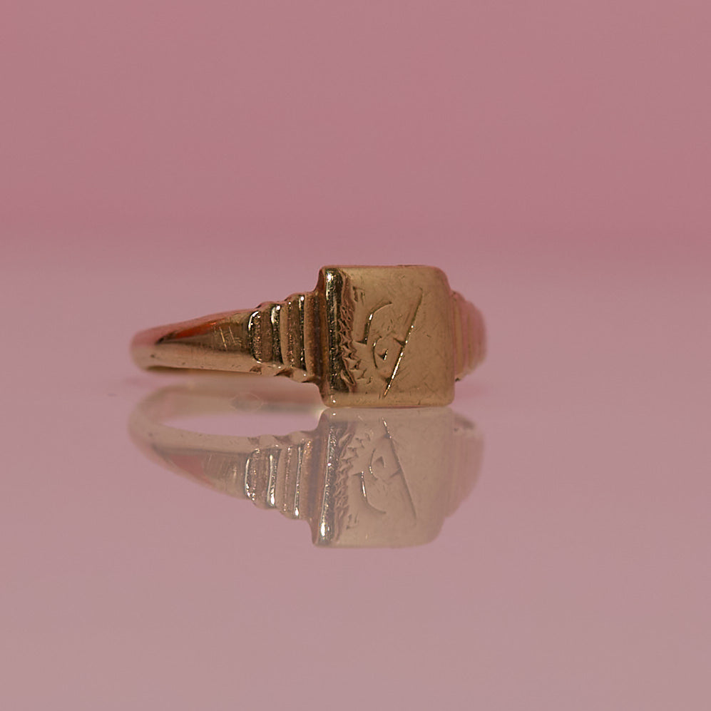 9ct gold signet ring from 1978