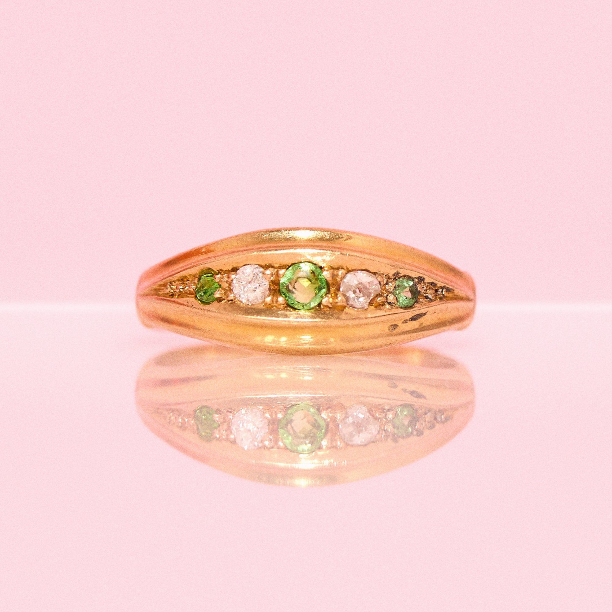 18ct gold demantoid garnet ring from 1910