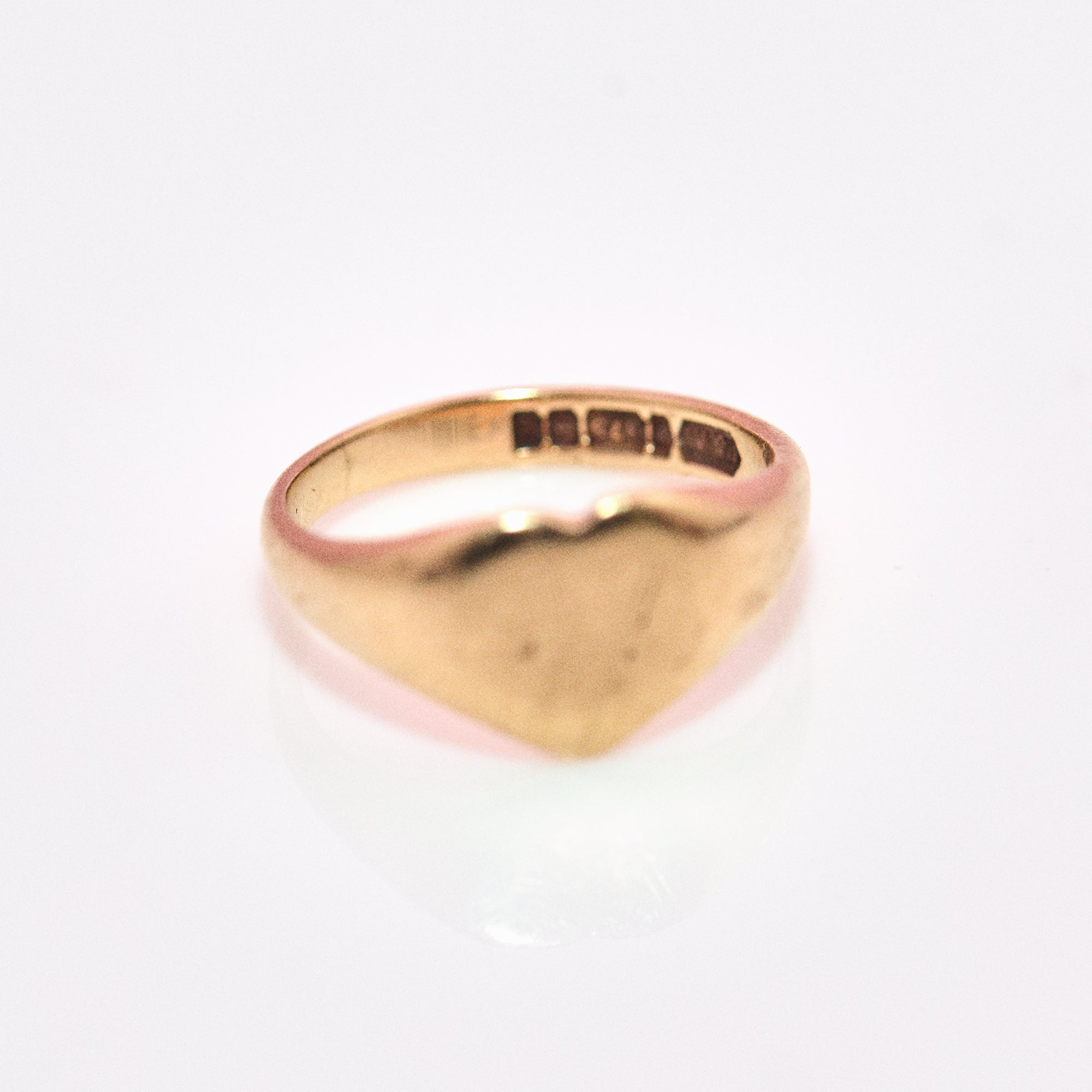 9ct gold heart shaped signet ring