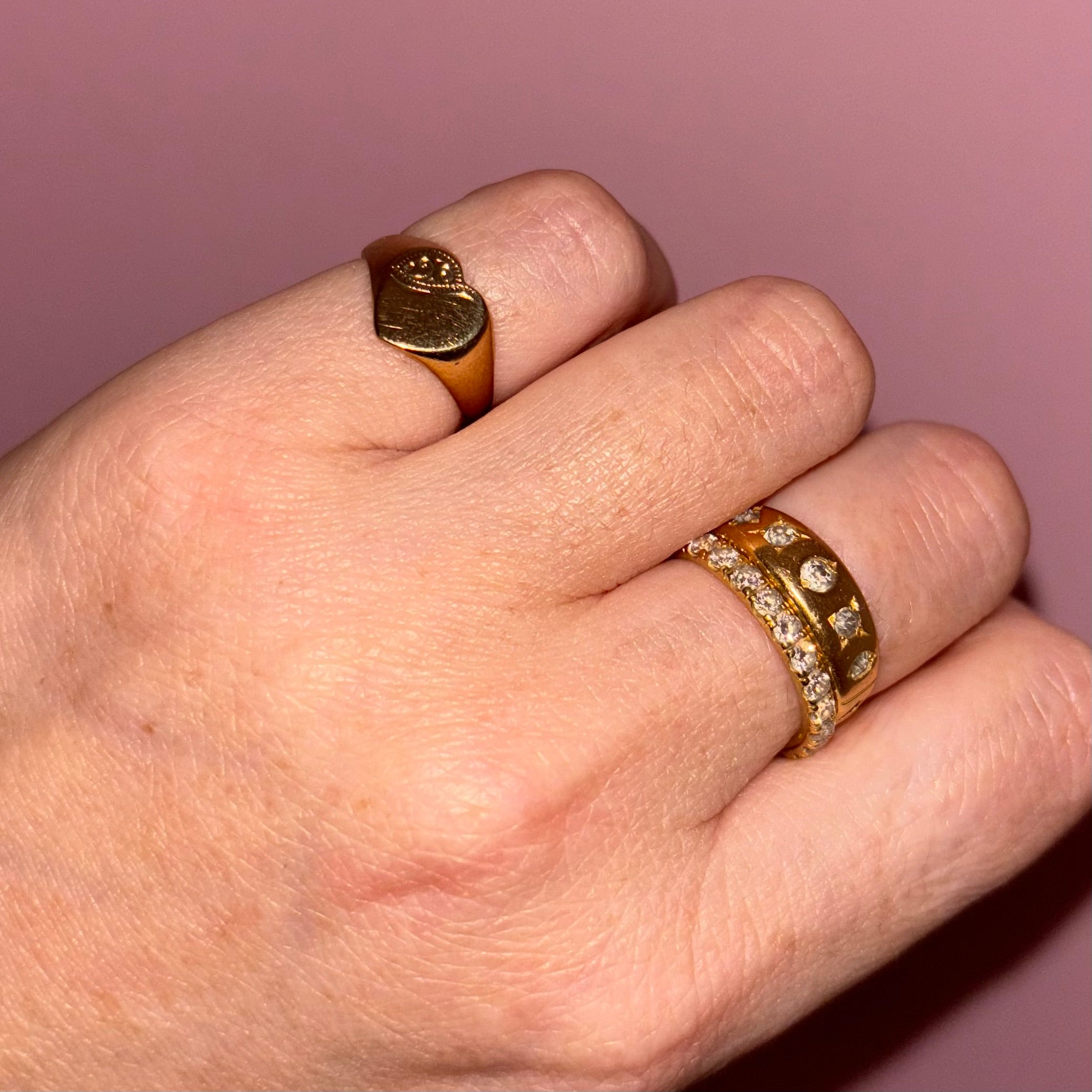 9ct gold heart shaped signet ring