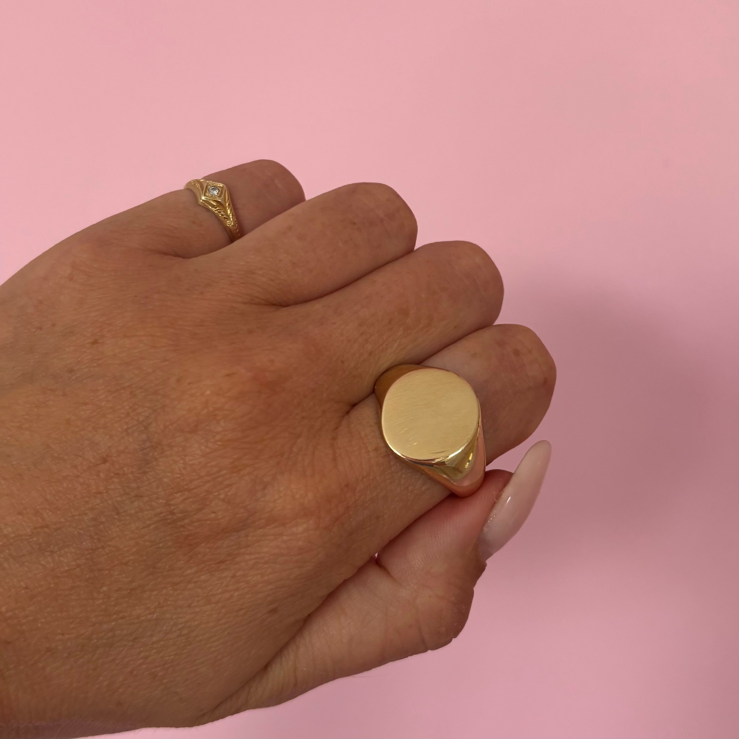 9ct gold signet ring