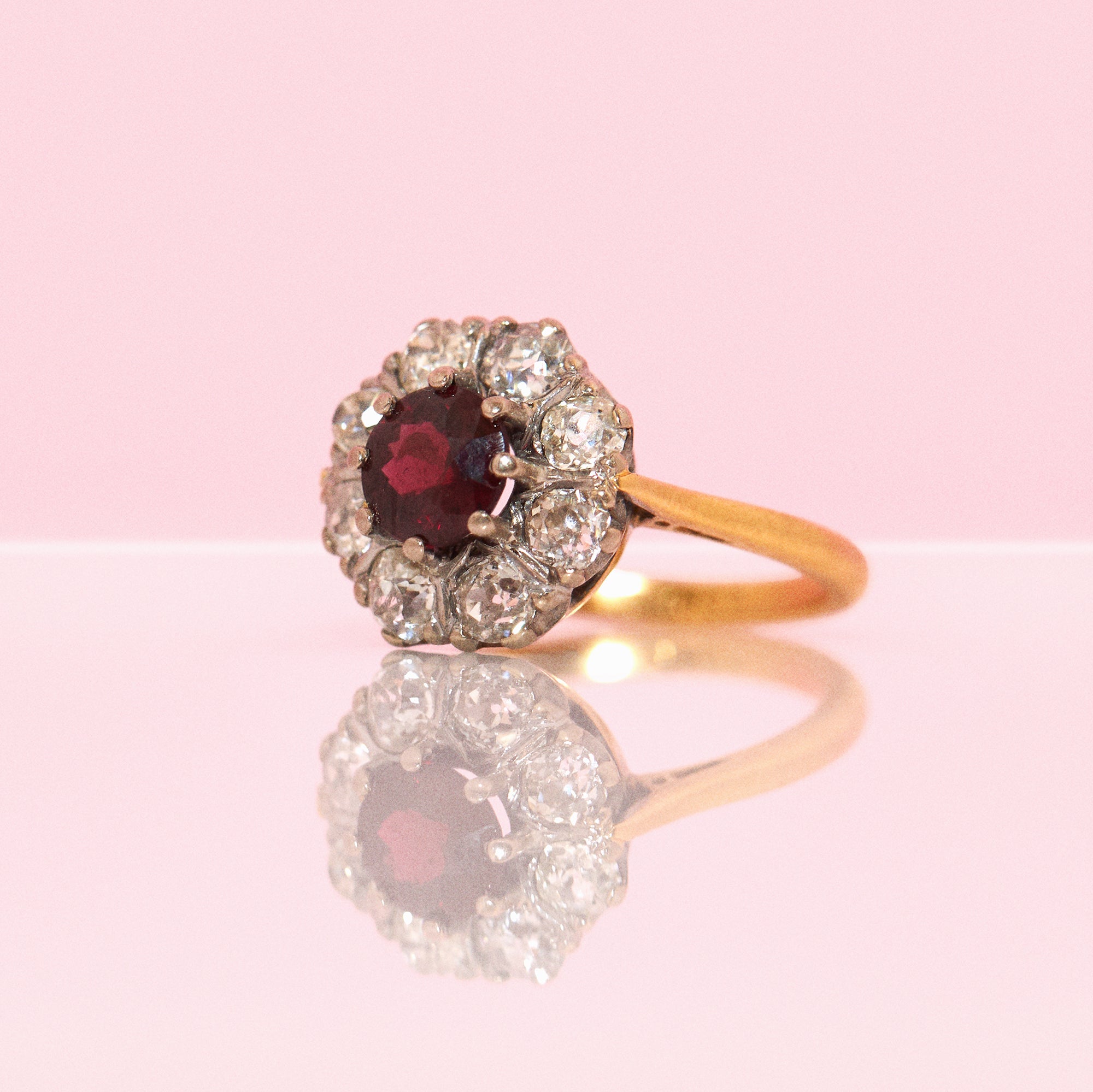 18ct gold garnet and diamond cluster ring