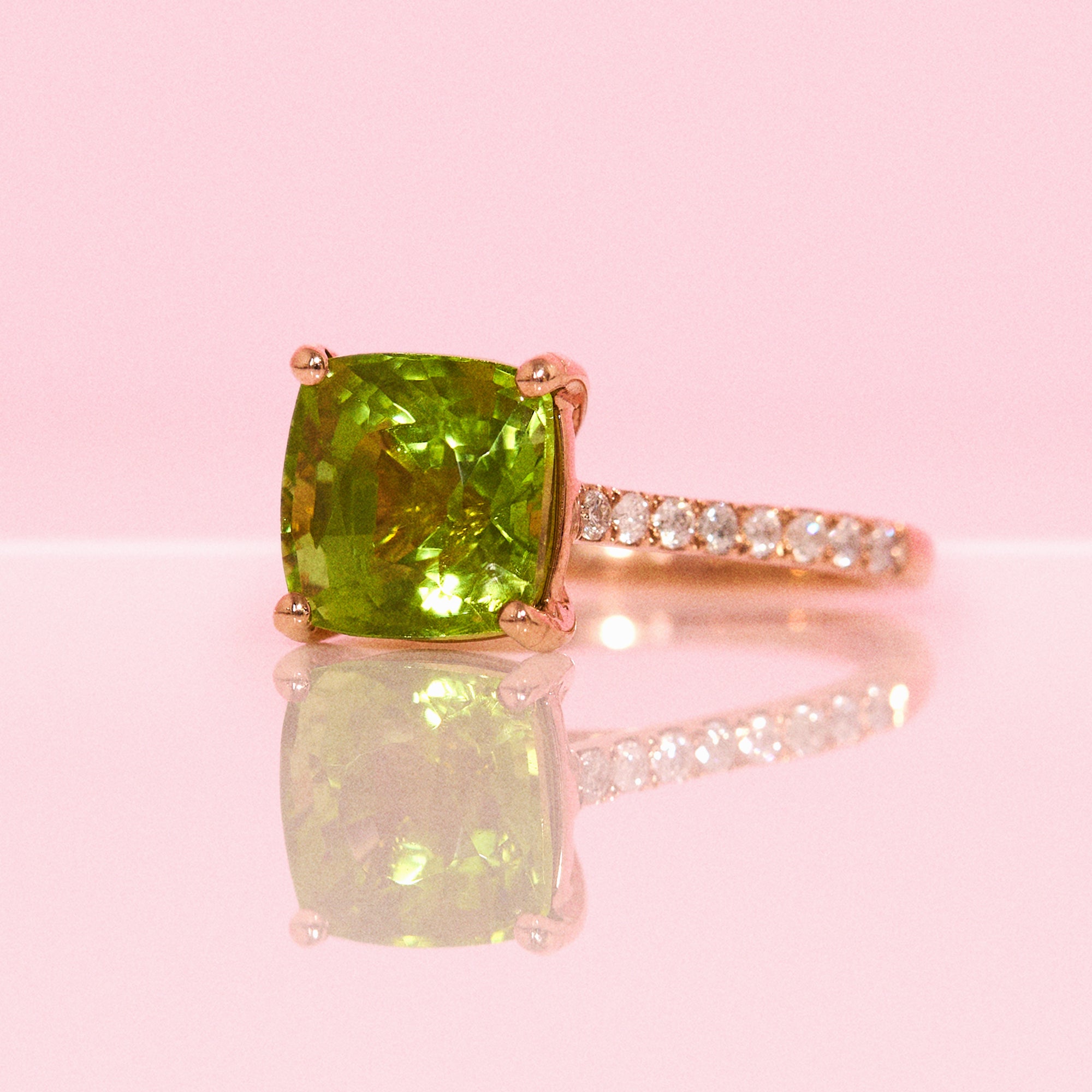 18ct rose gold peridot and diamond ring