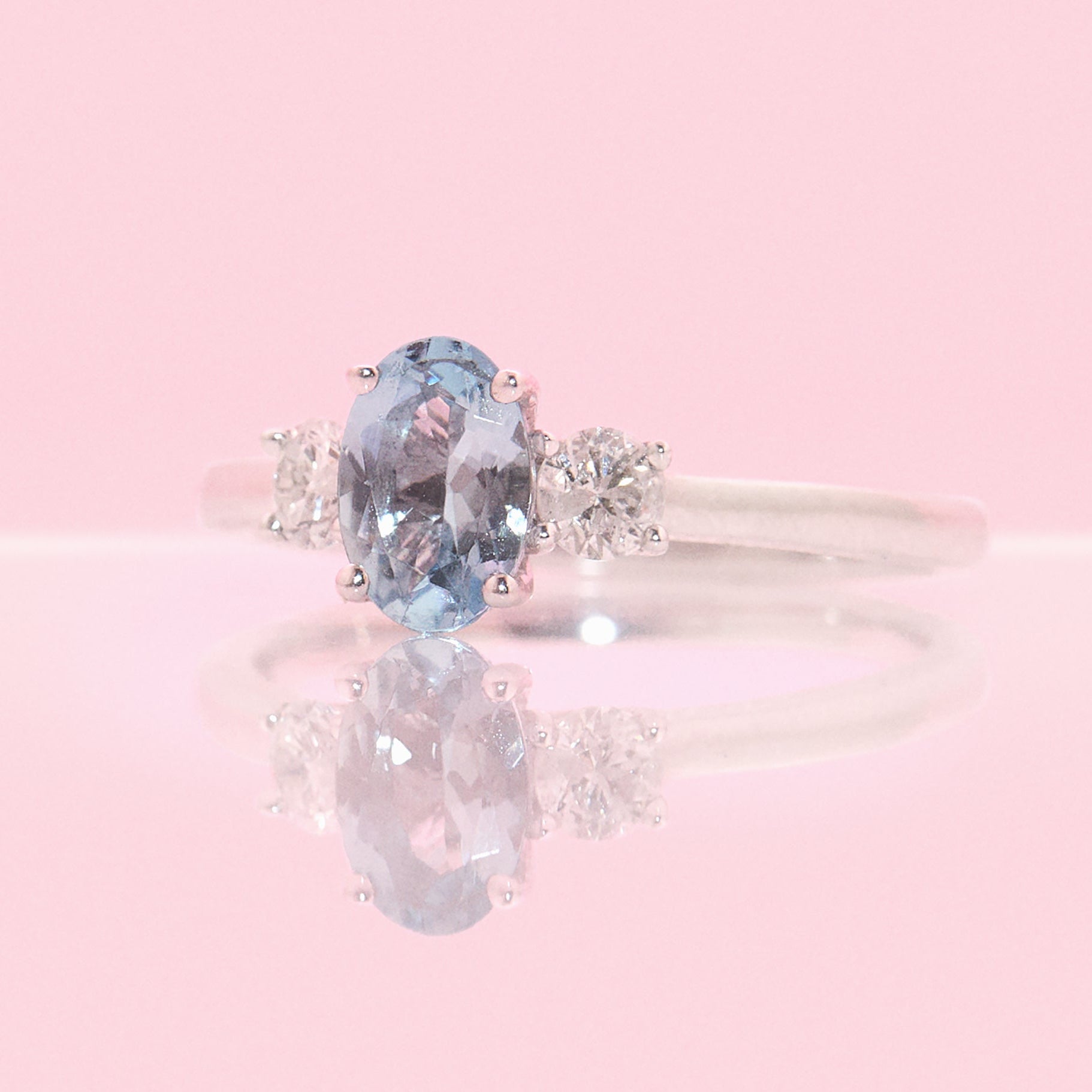 9ct white gold 0.66ct aquamarine and 0.29ct diamond ring