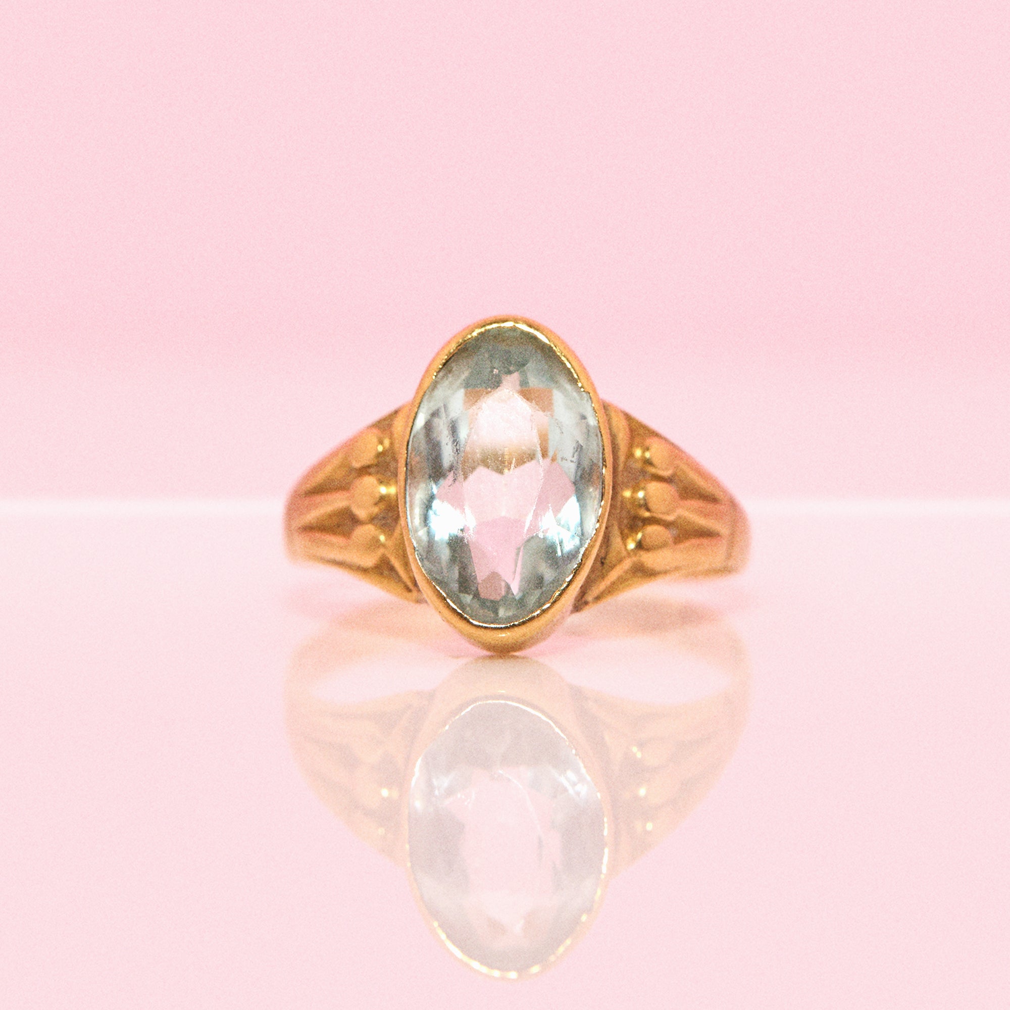 18ct gold aquamarine ring