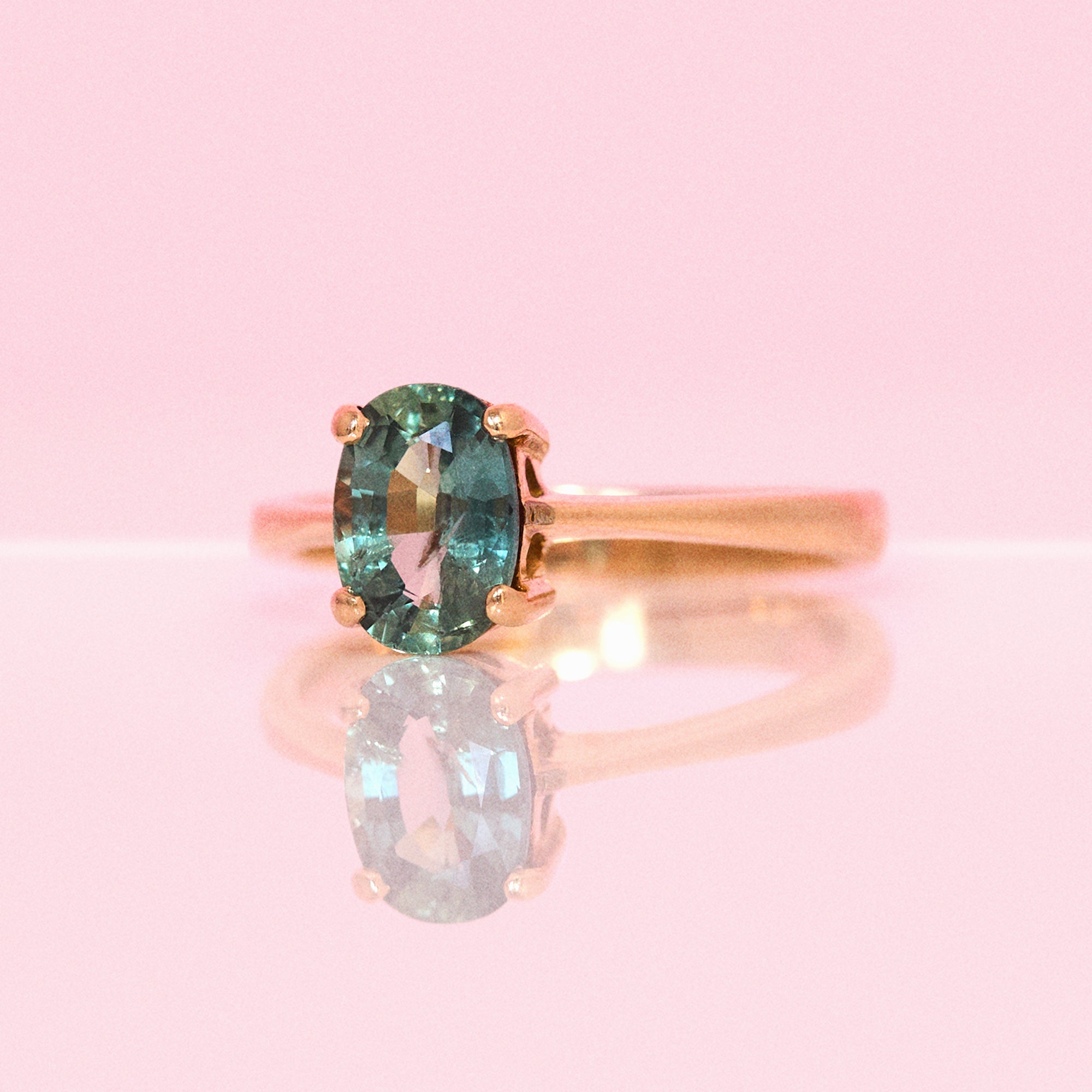 14ct gold green garnet single stone ring