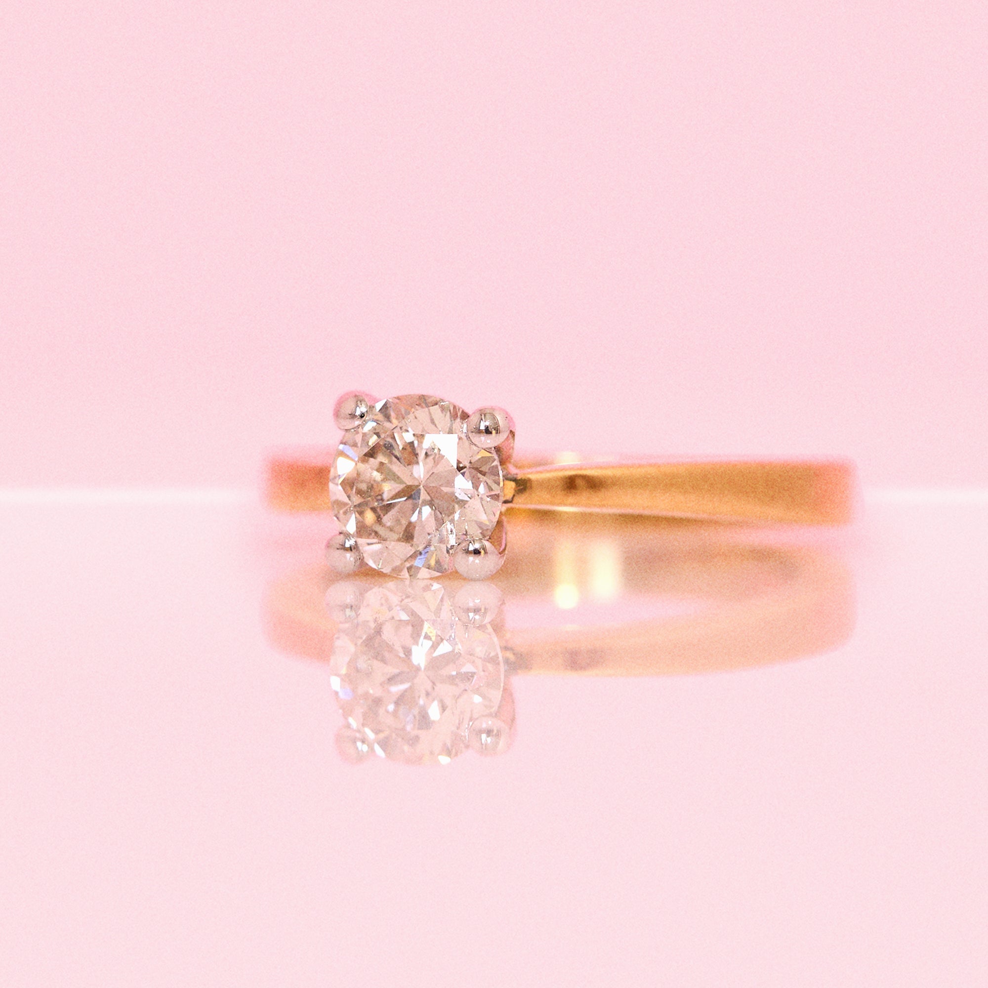 18ct gold 0.90ct diamond solitaire ring