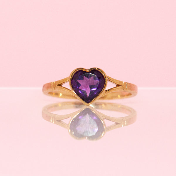 9ct gold heart shaped amethyst ring