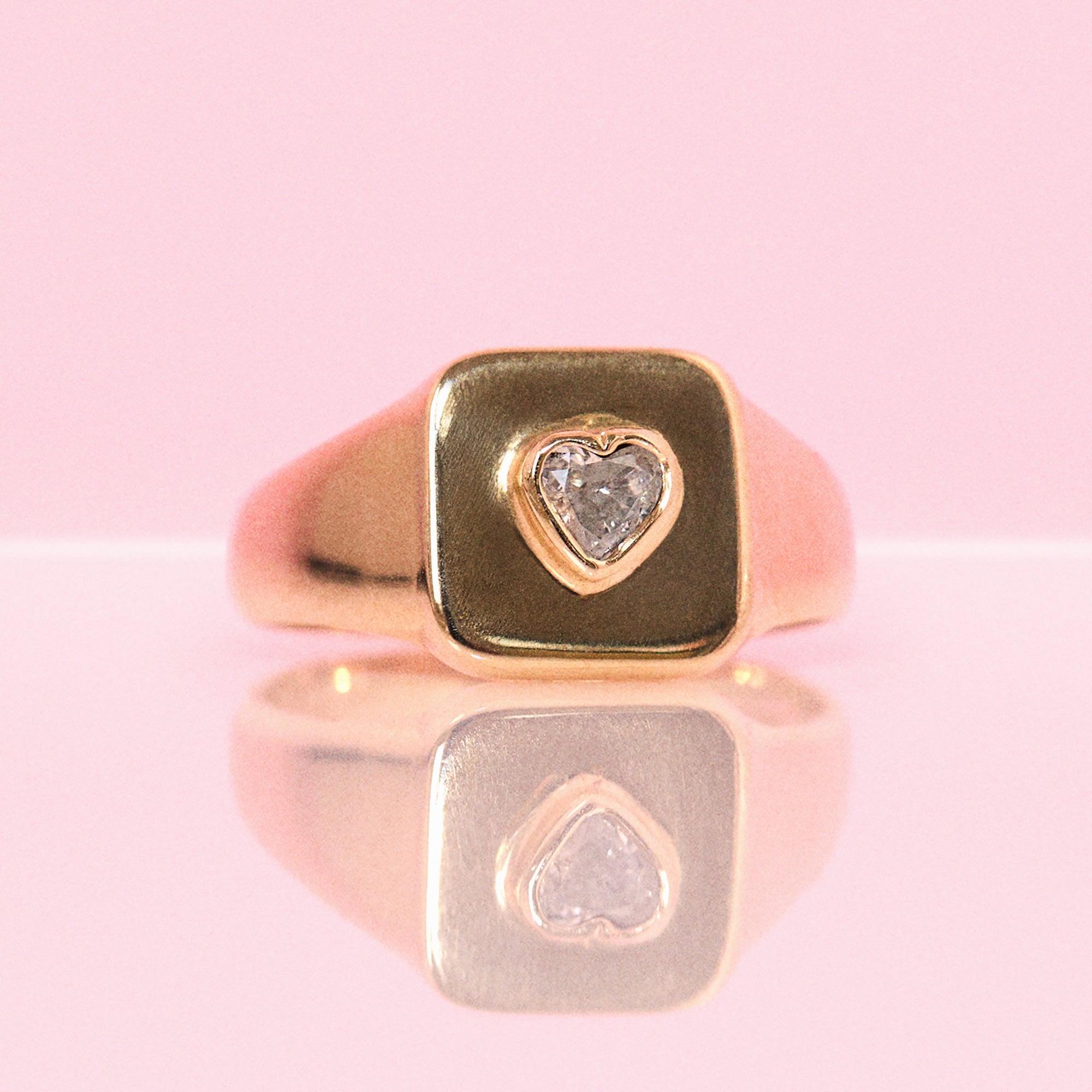 9ct gold 0.31ct heart-shaped diamond vintage square signet ring
