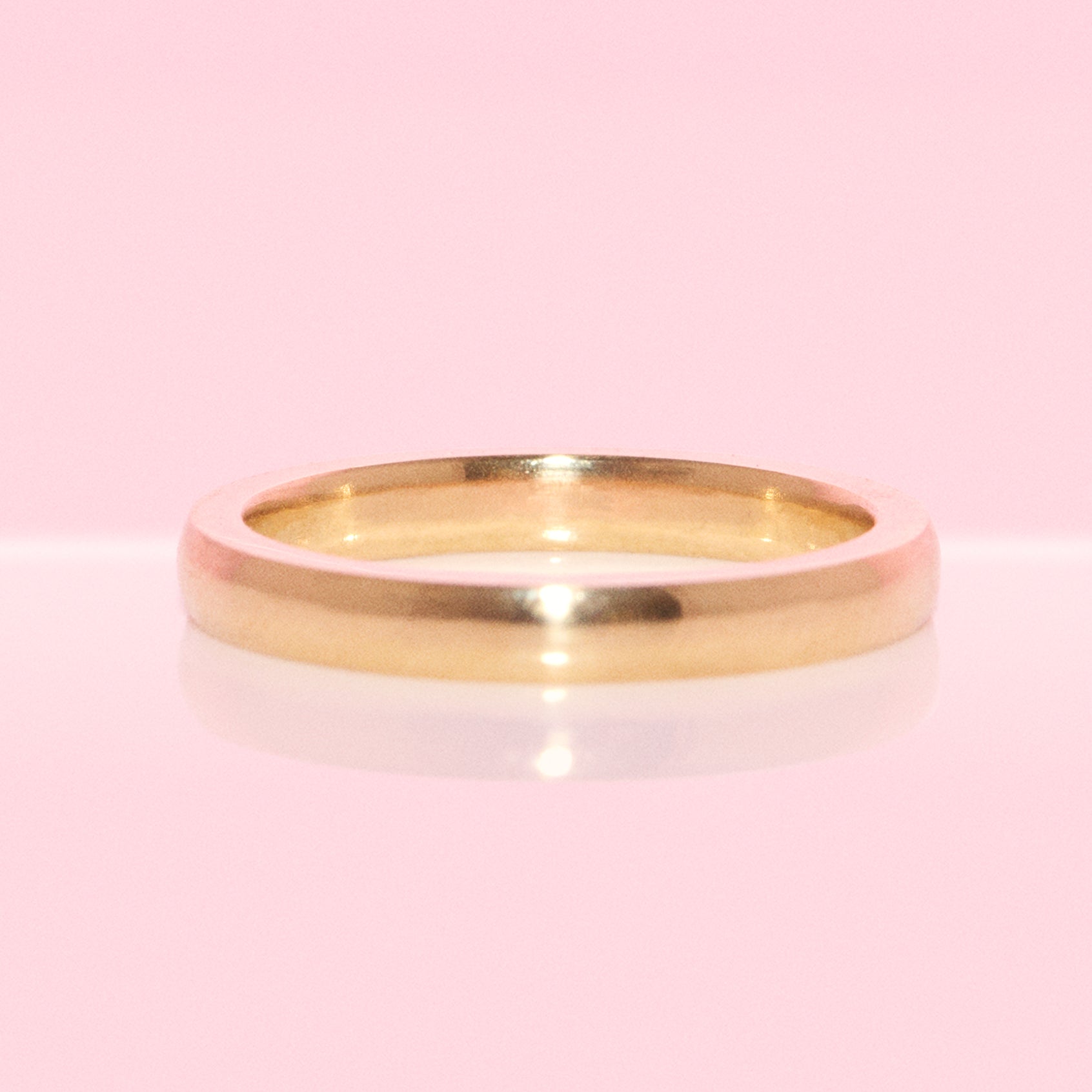 18ct gold 2.5mm heavy court band