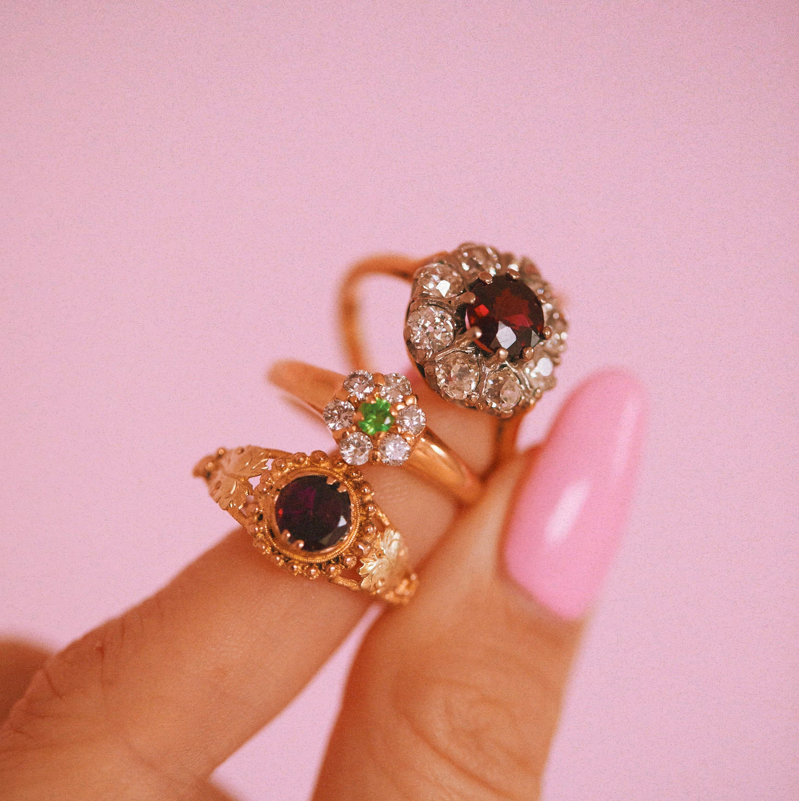 18ct gold green garnet and diamond cluster ring