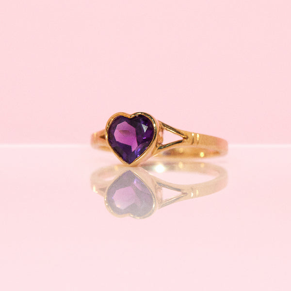 9ct gold heart shaped amethyst ring