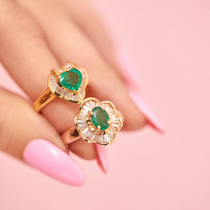 18ct gold heart shaped emerald and baguette diamond ring
