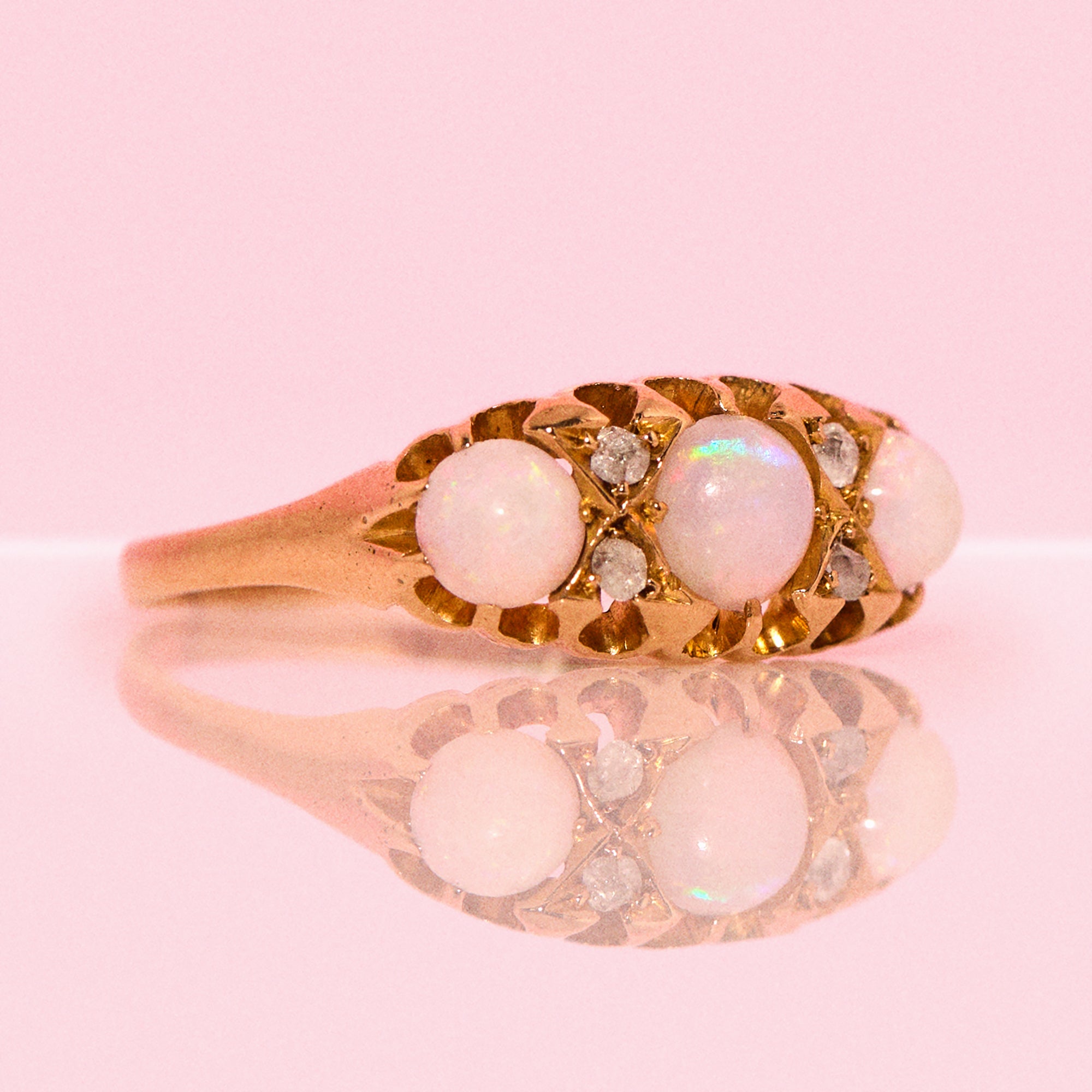 18ct gold opal and diamond ring