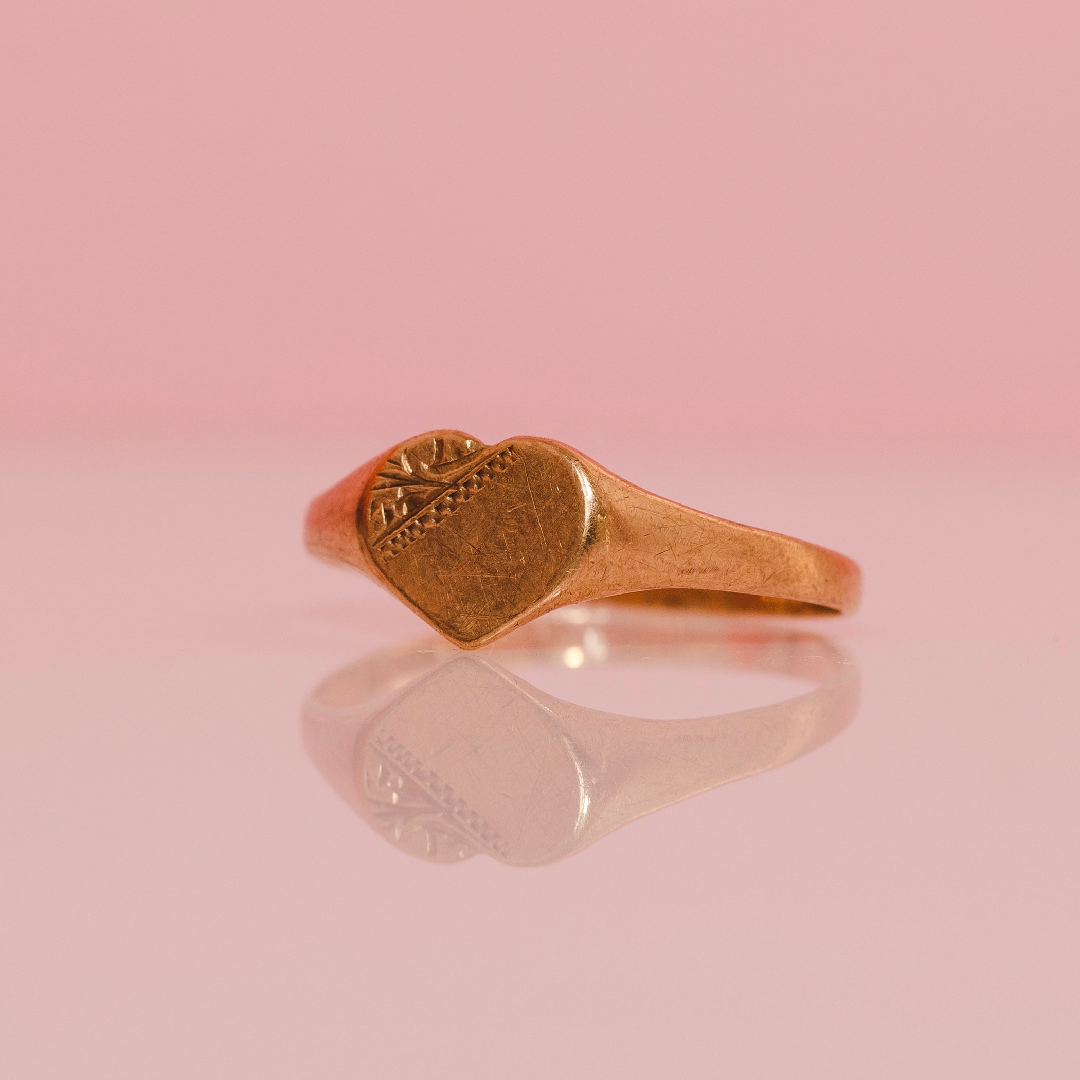 9ct gold heart shaped signet ring