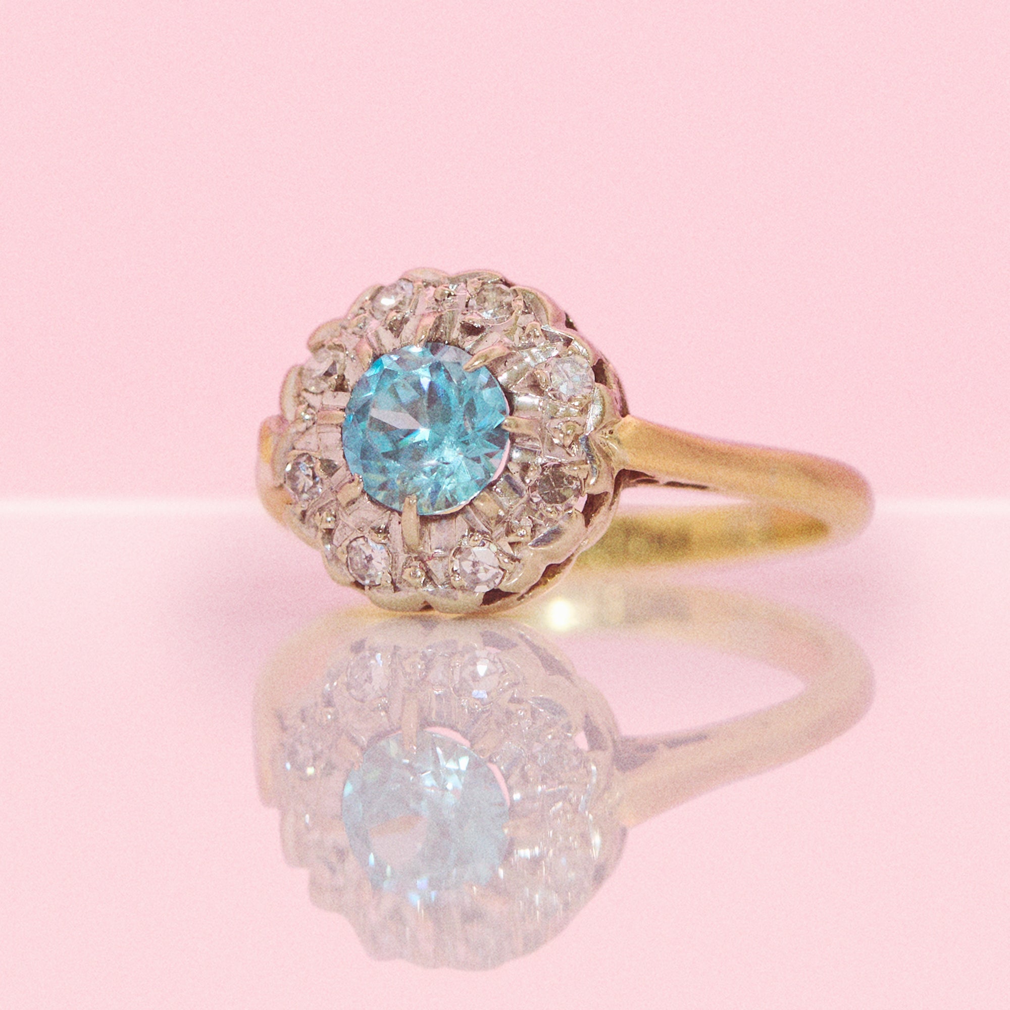 18ct gold zircon and diamond cluster ring