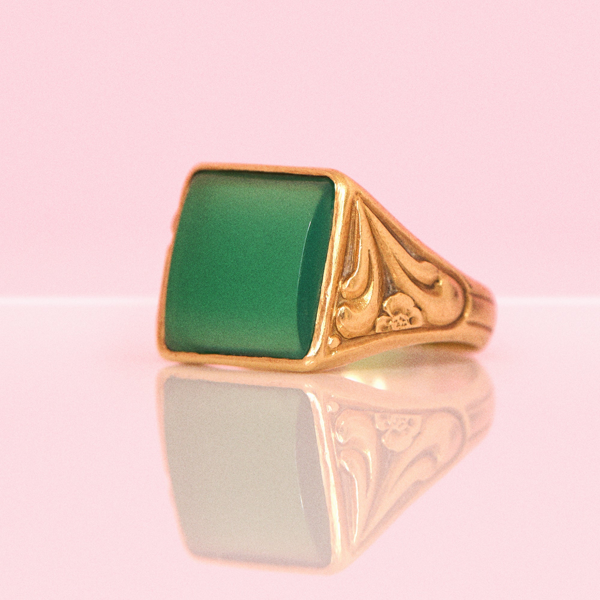 18ct gold green Agate signet French ring