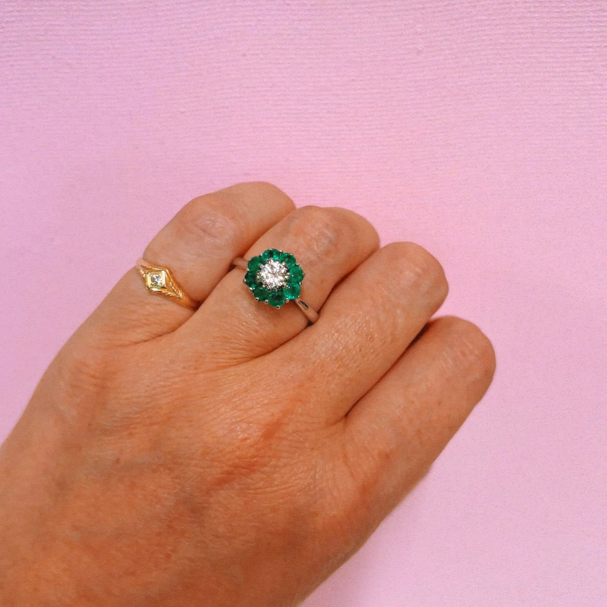 Vintage 18ct white gold emerald and diamond cluster ring
