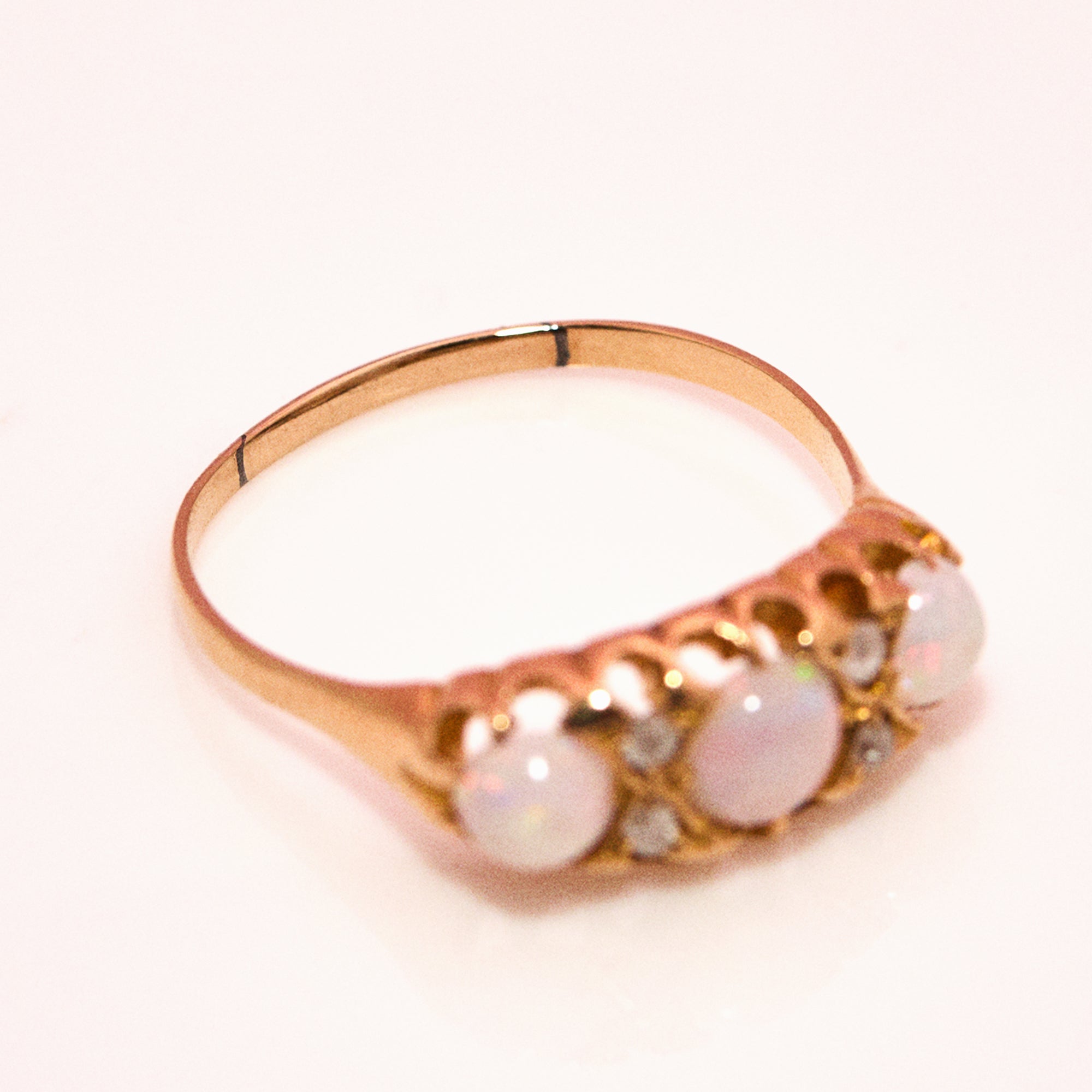18ct gold opal and diamond ring