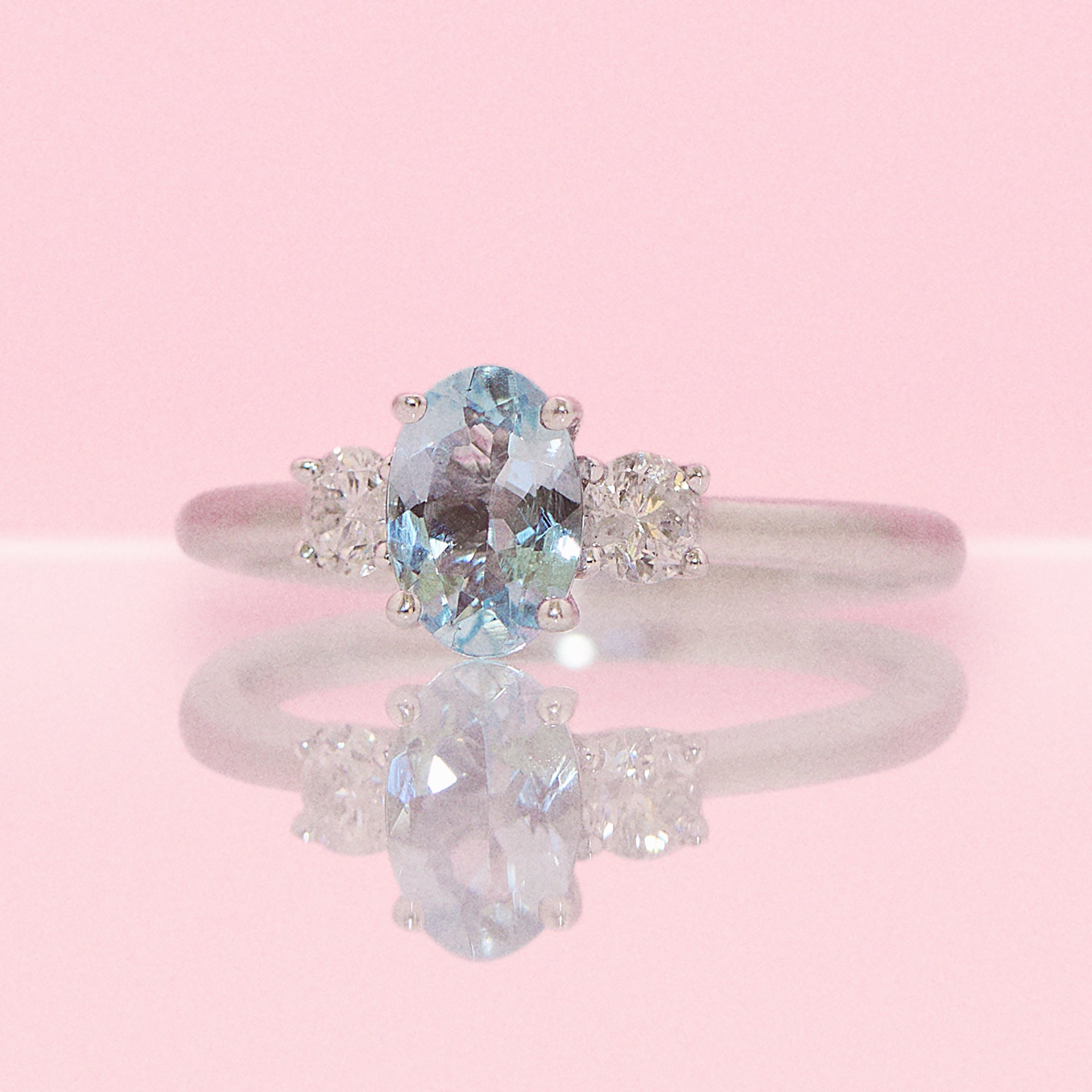 9ct white gold 0.66ct aquamarine and 0.29ct diamond ring