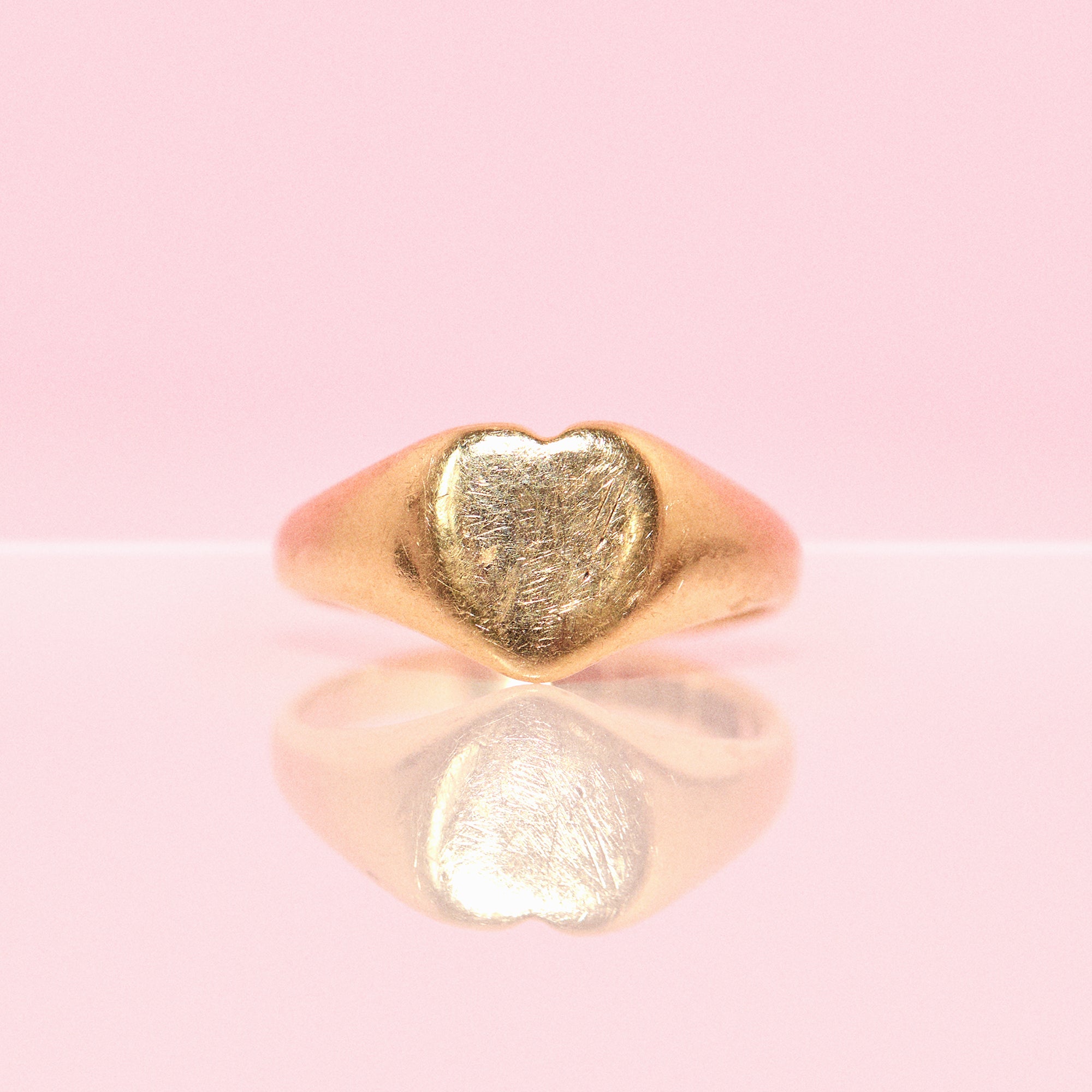 9ct gold heart shaped signet ring