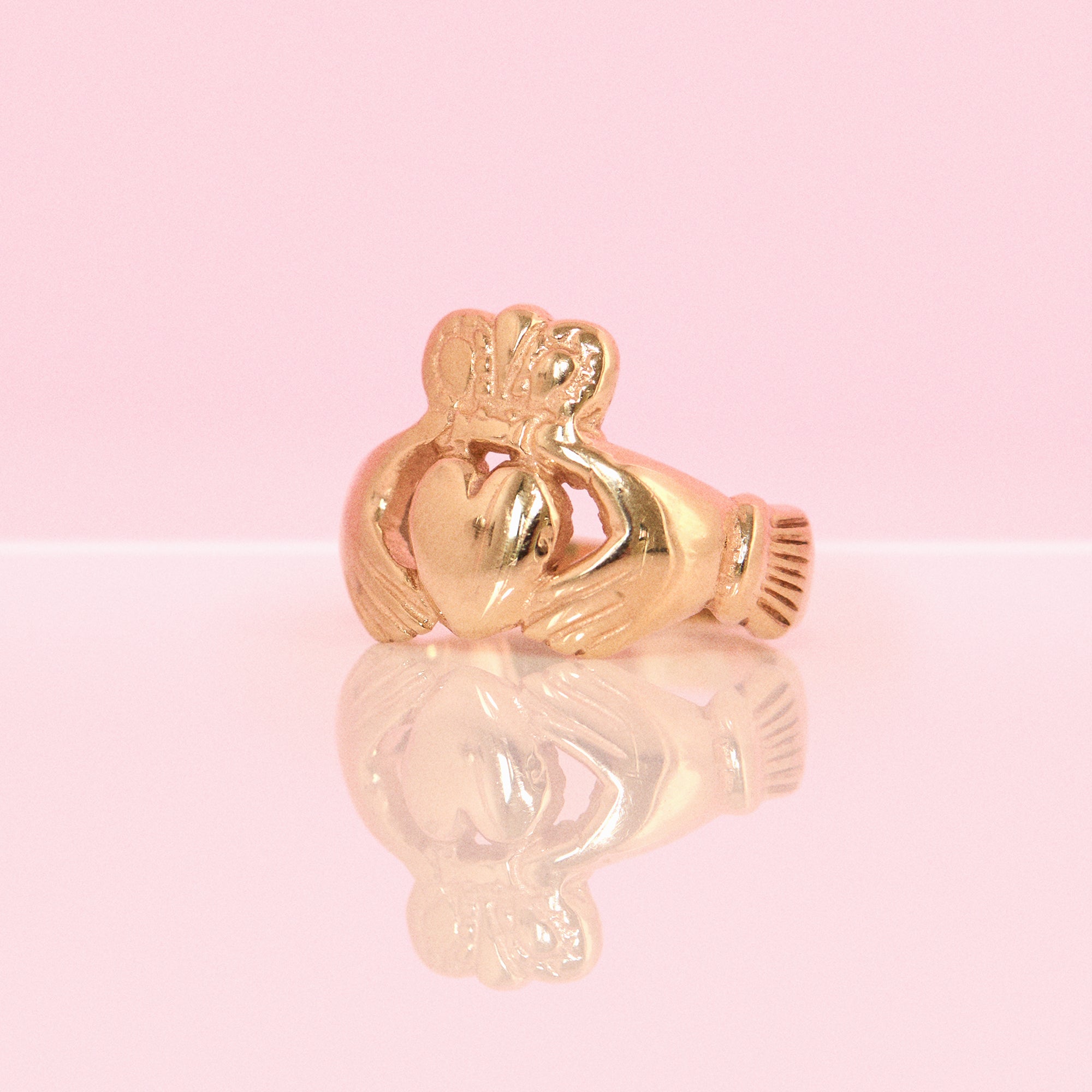 9ct gold claddagh ring