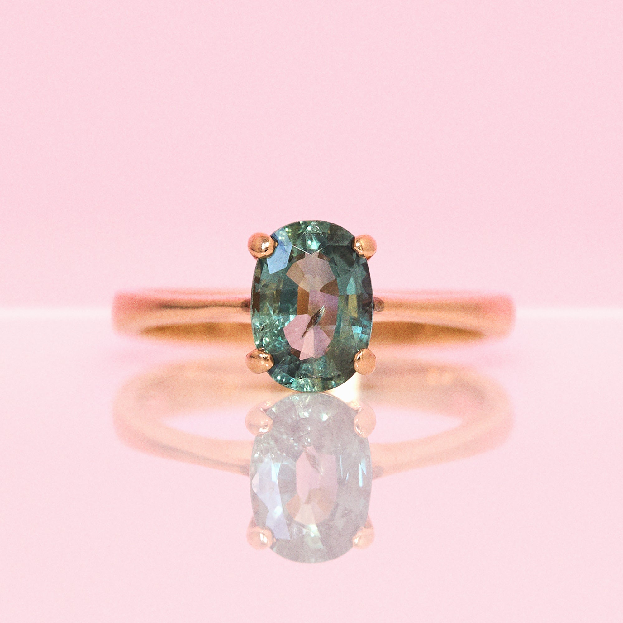 14ct gold green garnet single stone ring