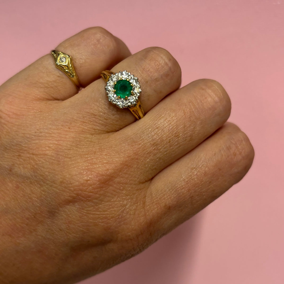 Vintage 18ct gold 0.40ct emerald and 0.33ct diamond cluster ring