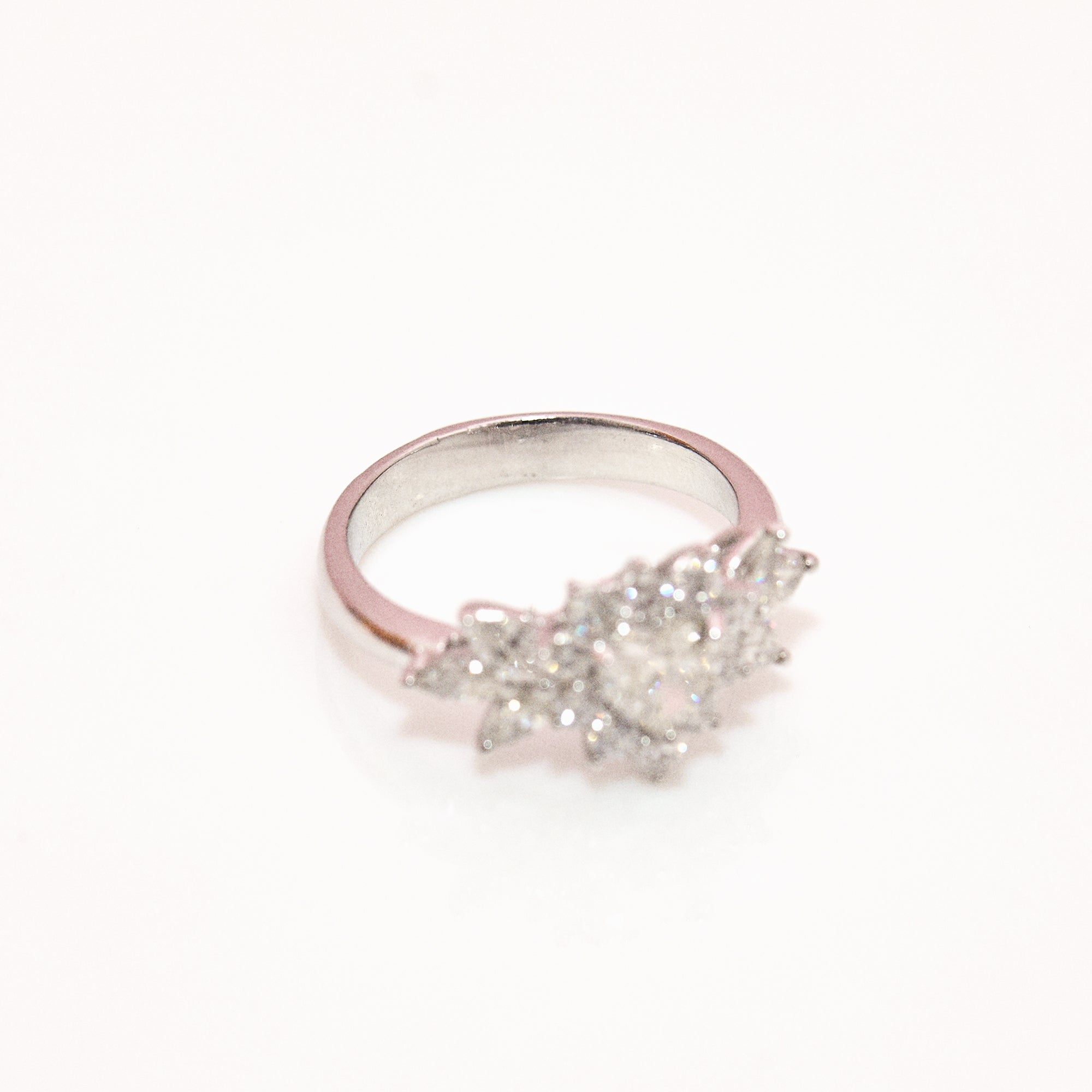 18ct white gold heart-shaped diamond cluster ring