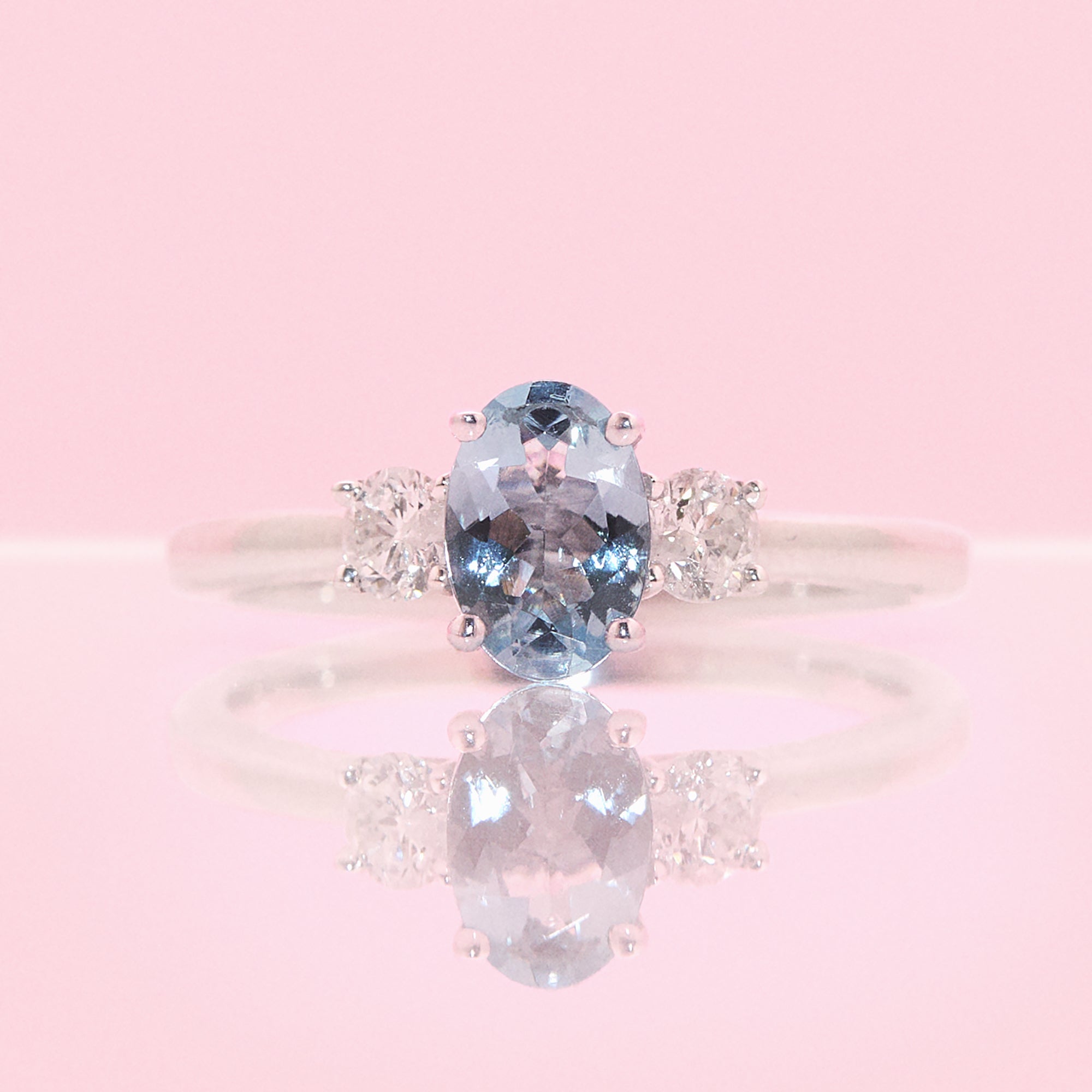 9ct white gold 0.66ct aquamarine and 0.29ct diamond ring