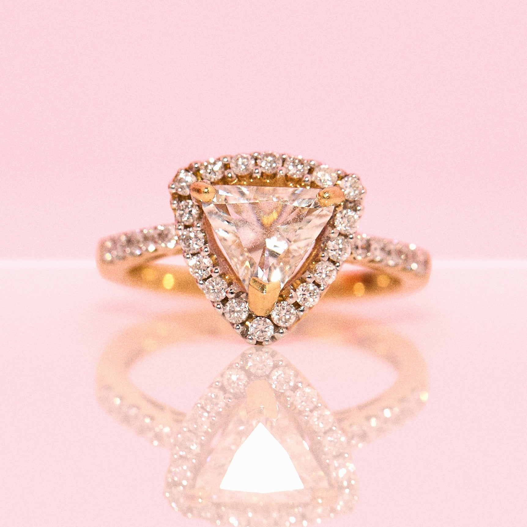 18ct gold 0.90ct trillion diamond ring