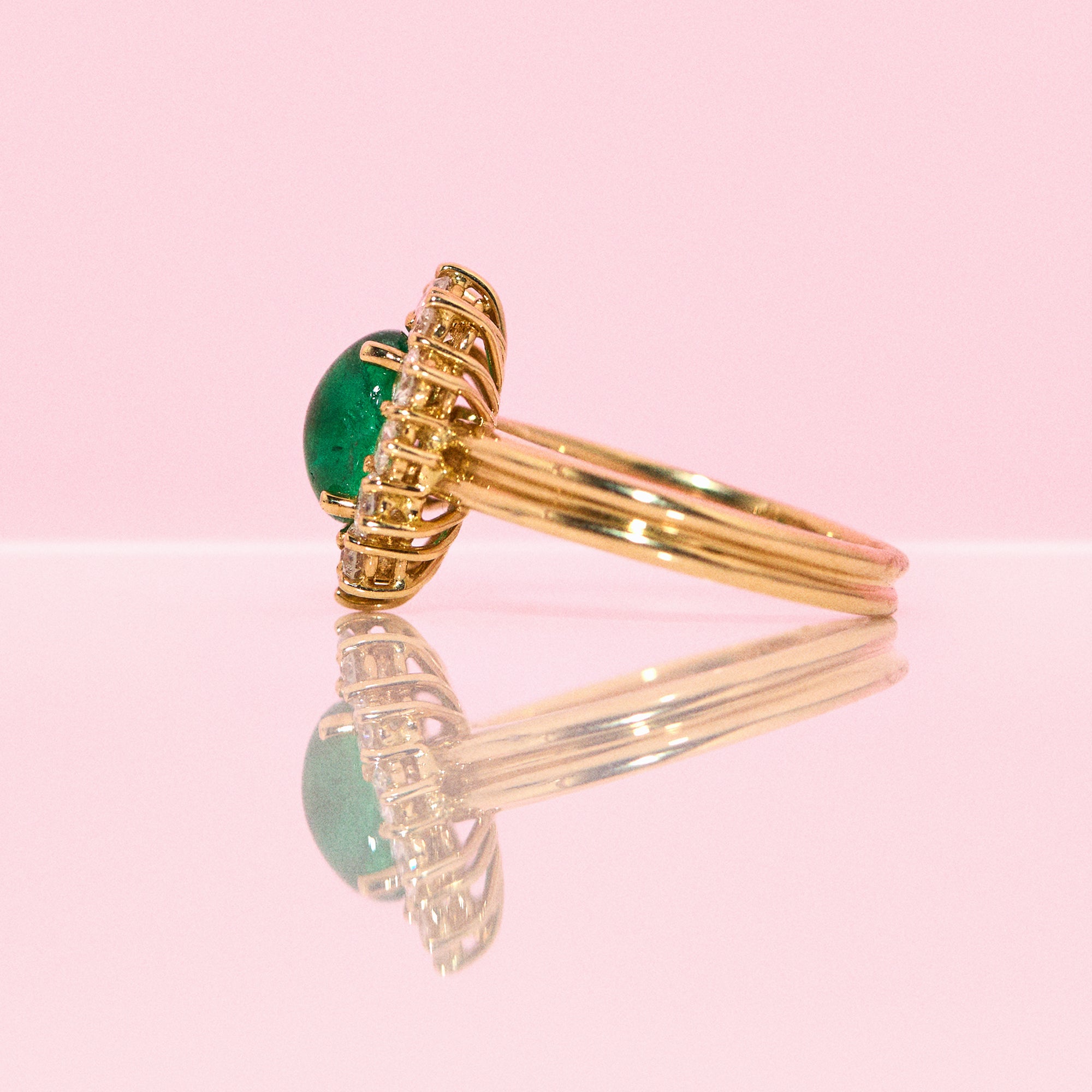 18ct gold emerald cabochon and diamond cluster ring