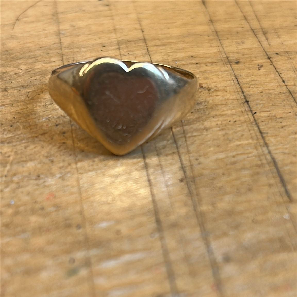 18ct gold heart shaped signet pinky ring