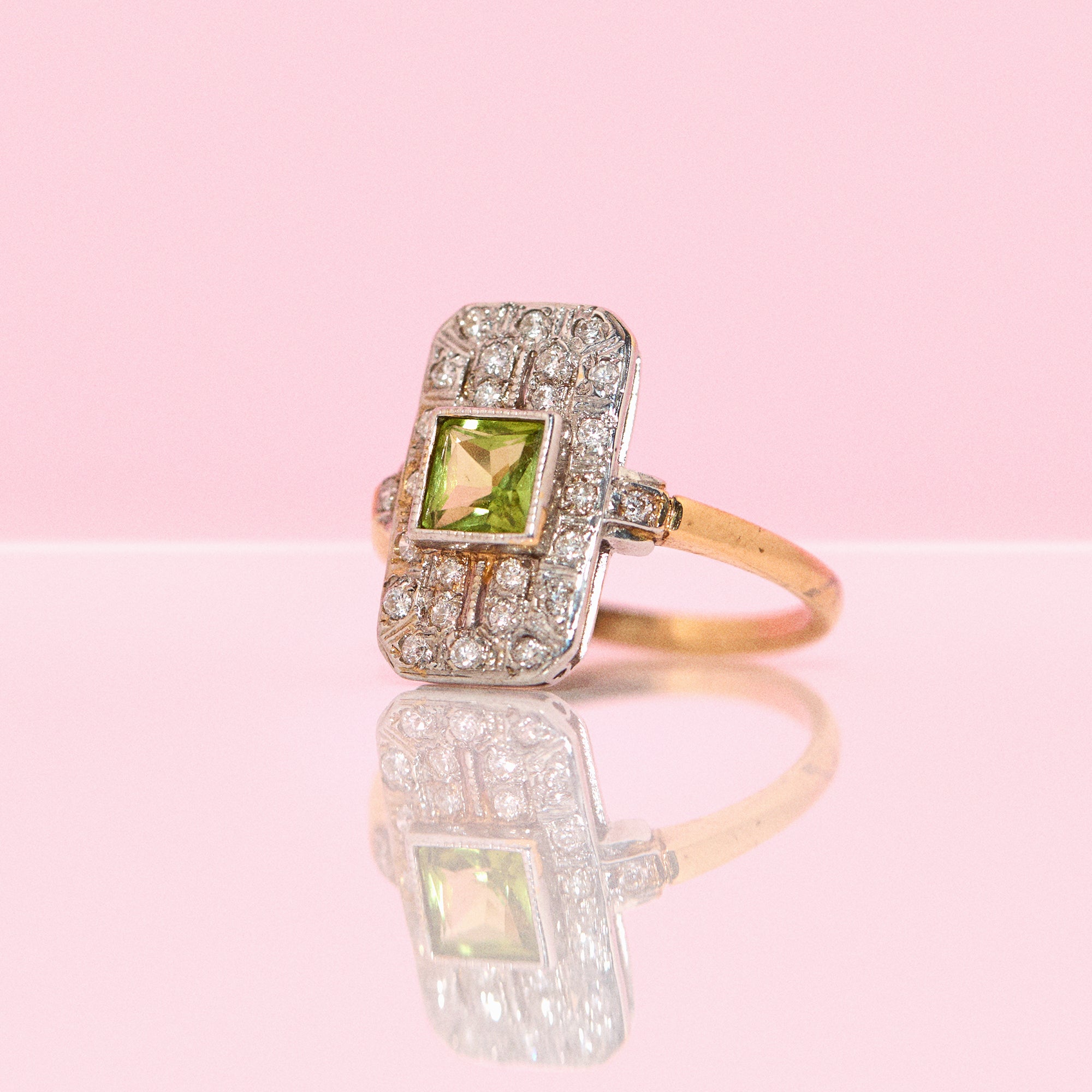 18ct gold peridot and diamond ring