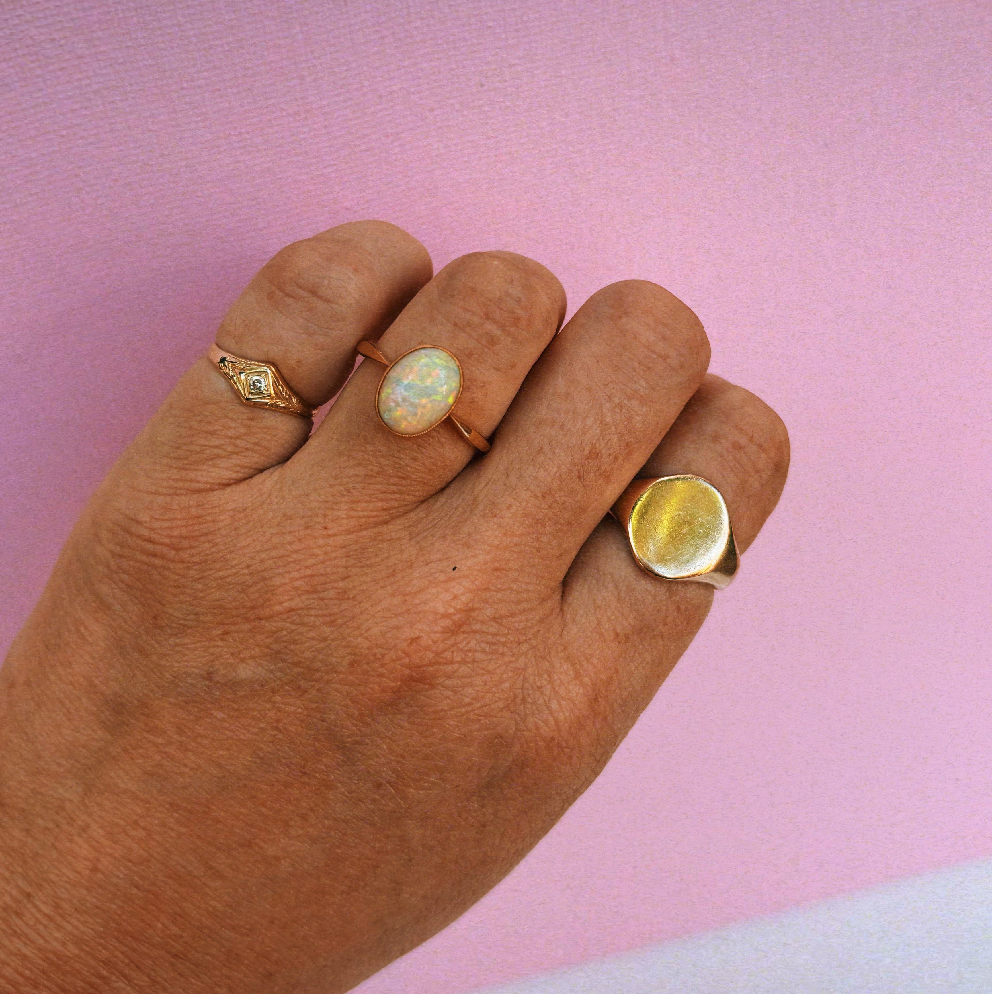 18ct gold opal ring
