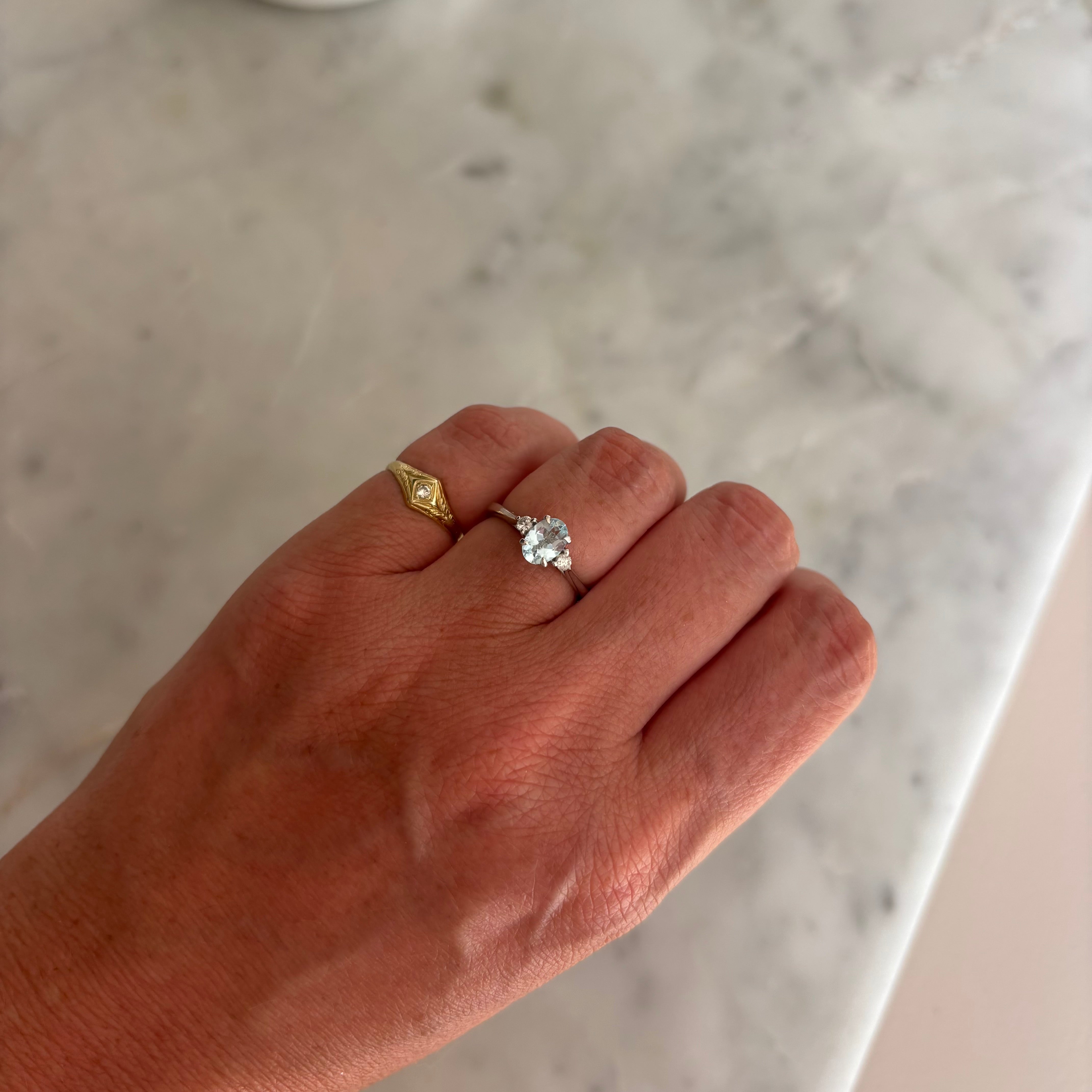 9ct white gold 0.72ct aquamarine and 0.10ct diamond ring