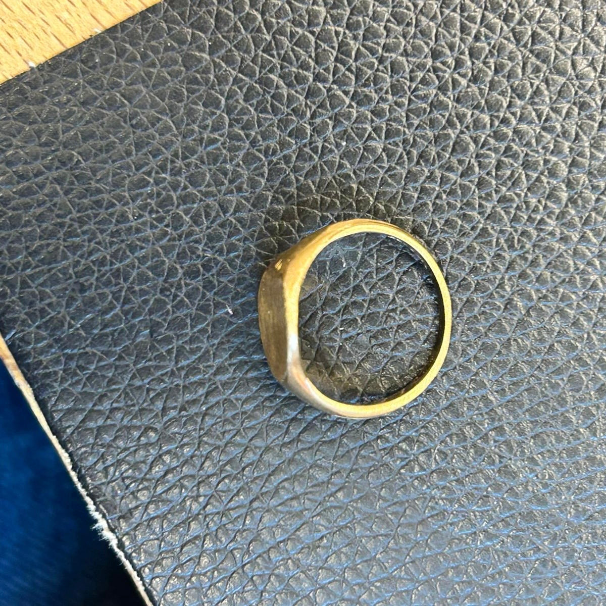 (Second part of order 3087) 9ct gold round vintage signet ring with ‘L’ initial engraving (made to order)