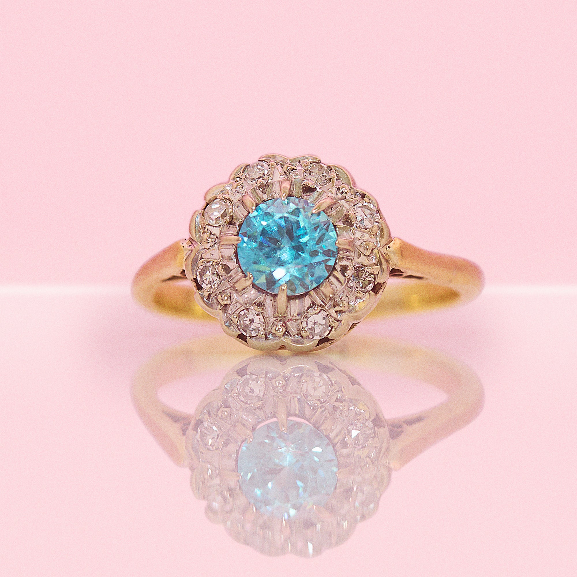 18ct gold zircon and diamond cluster ring