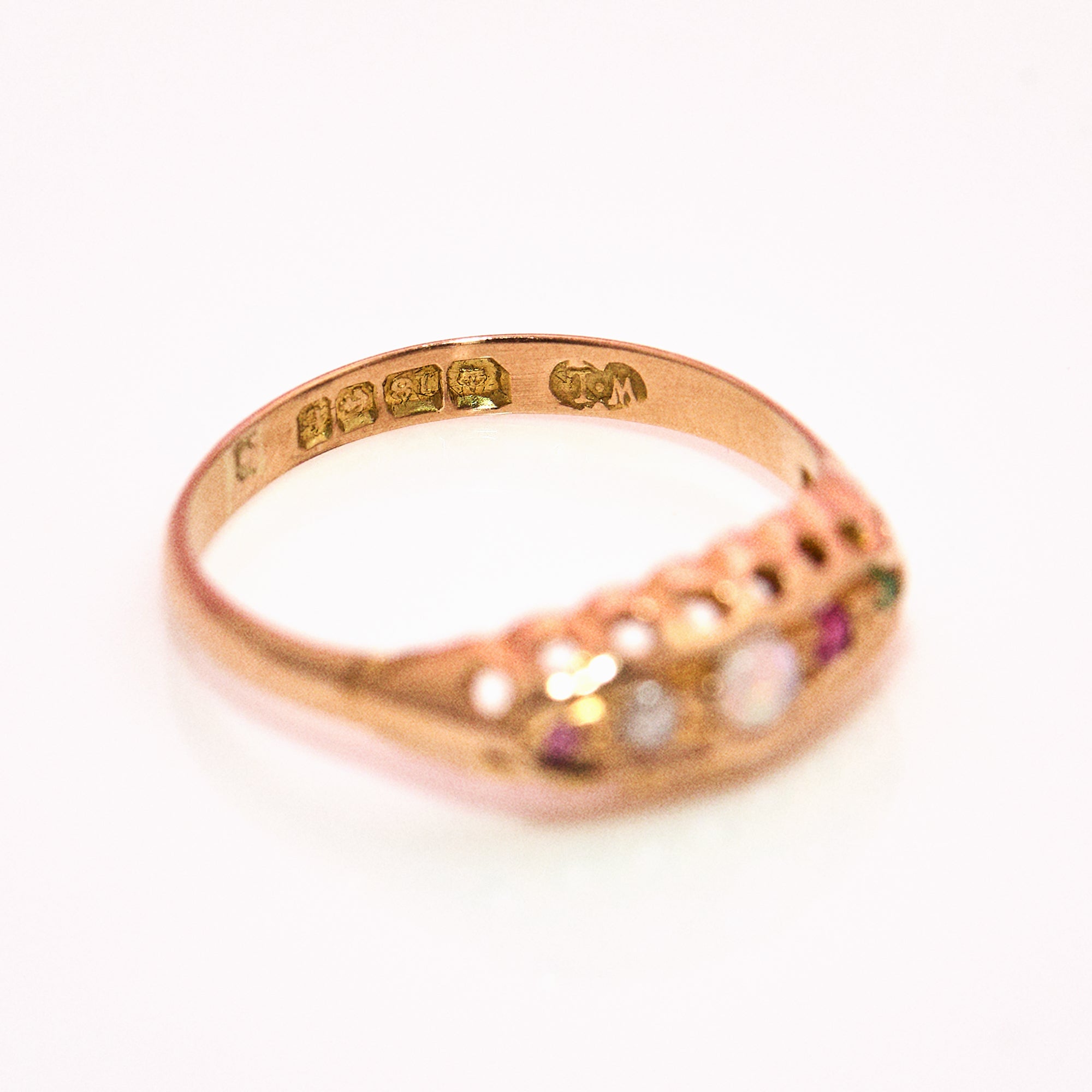 18ct gold acrostic ‘ADORE’ ring from 1918