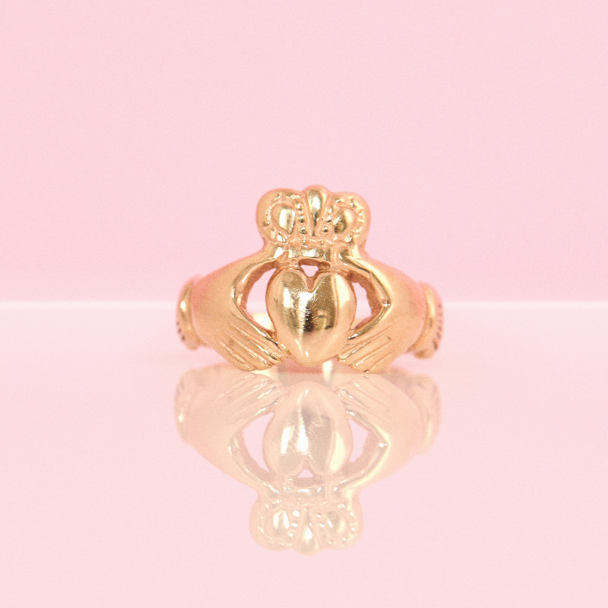 9ct gold claddagh ring