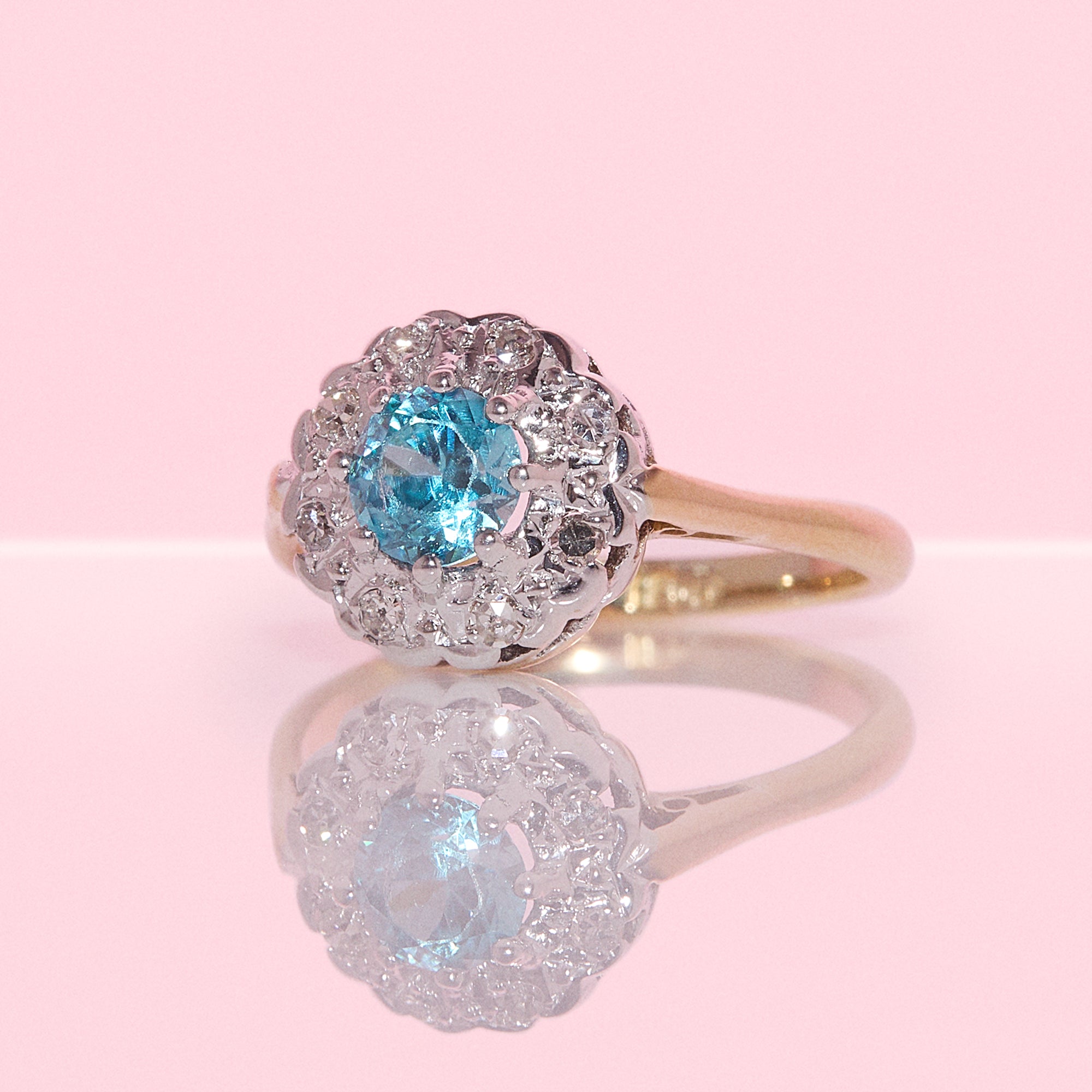 18ct gold zircon and diamond cluster ring
